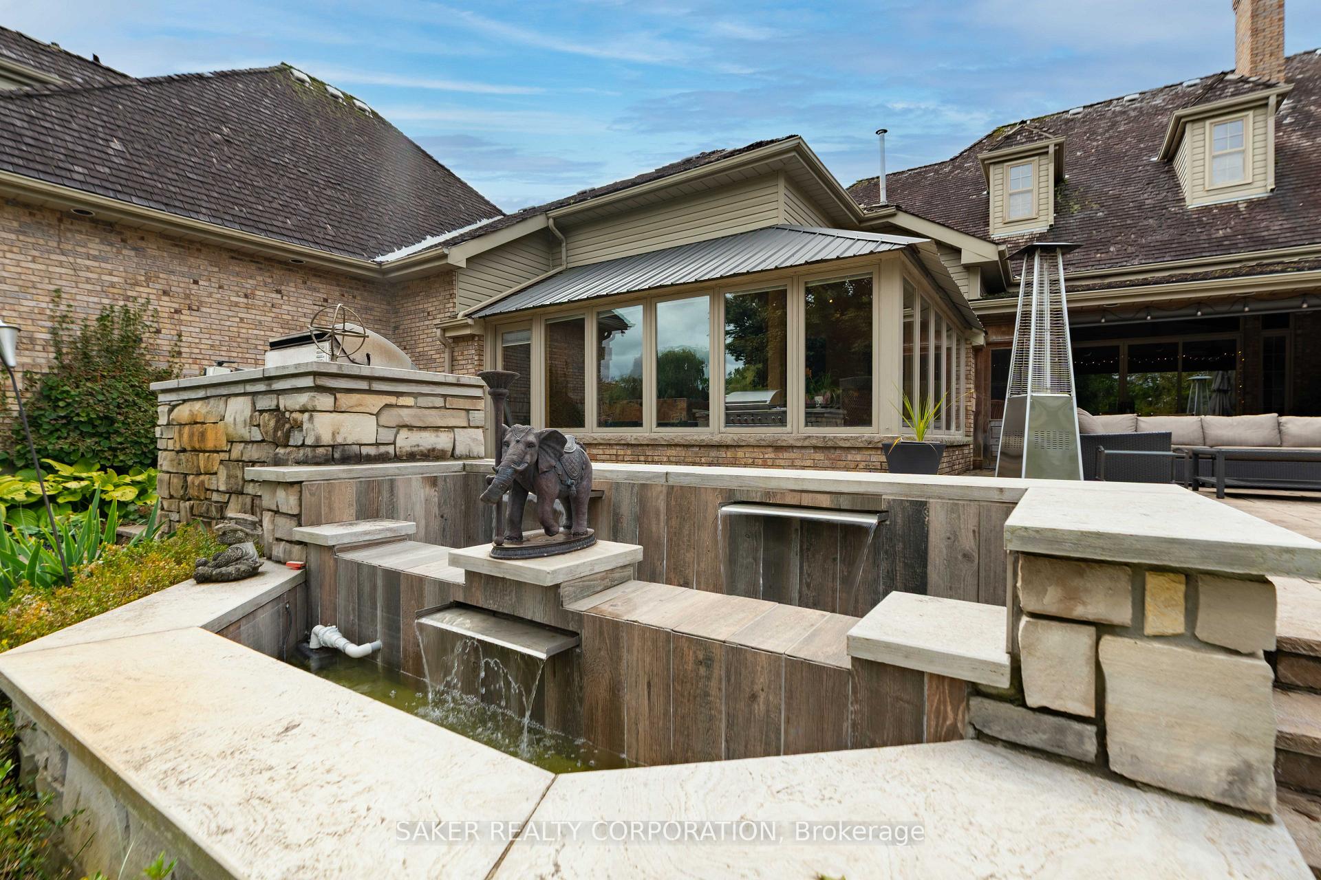Photo 10 of 569 Franklinway Gate, London, North R — HOMEH