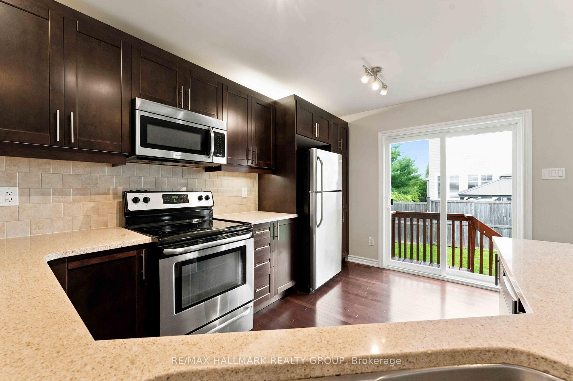 Photo 5 of 387 Sweet Grass Circle, Ottawa, Barrhaven - Half Moon Bay — HOMEH