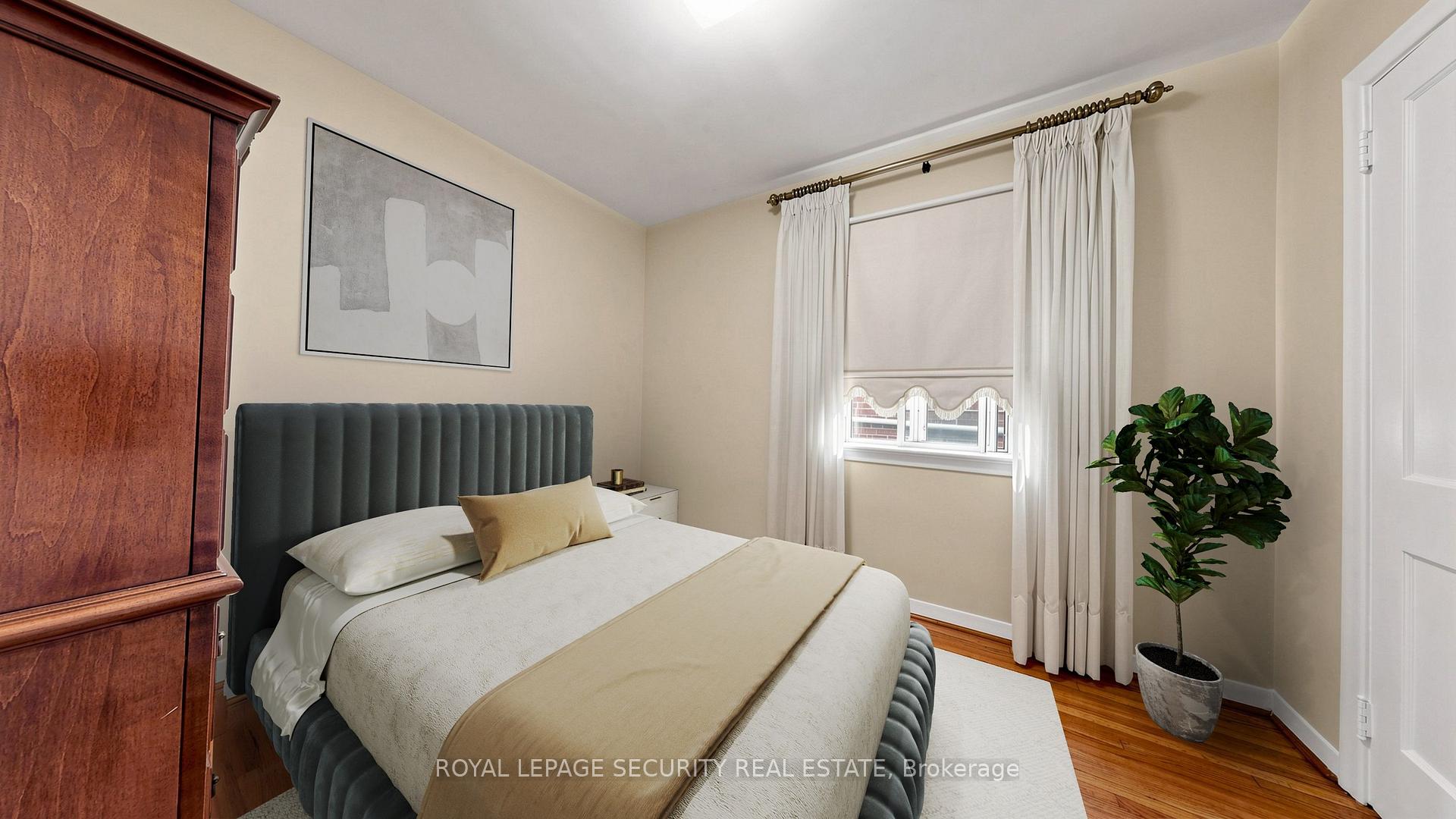 Photo 23 of 137 Robina Avenue, Toronto, Oakwood Village — HOMEH