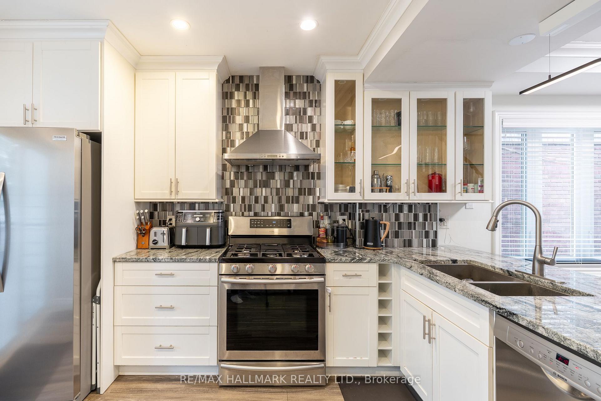 Photo 13 of 122 Holborne Avenue, Toronto, Danforth Village-East York — HOMEH