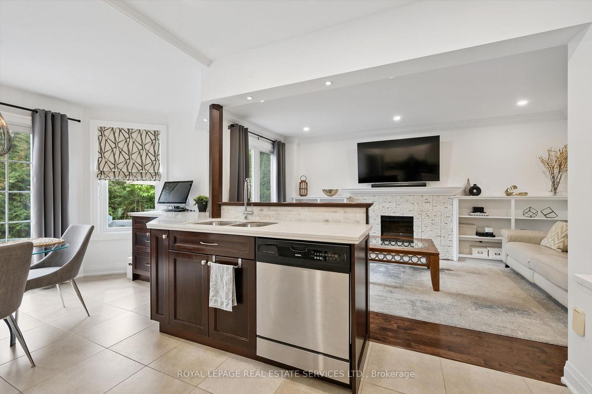 Photo 16 of 360 River Oaks Boulevard W, Oakville, River Oaks — HOMEH