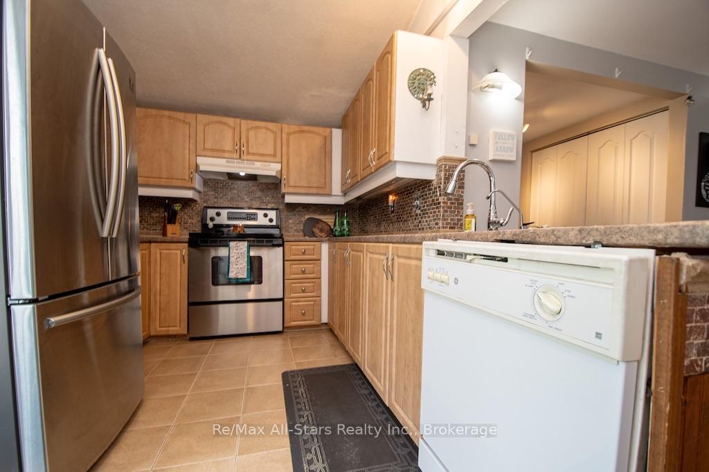 Photo 6 of 23 Wolfe Street, Kawartha Lakes, Lindsay — HOMEH