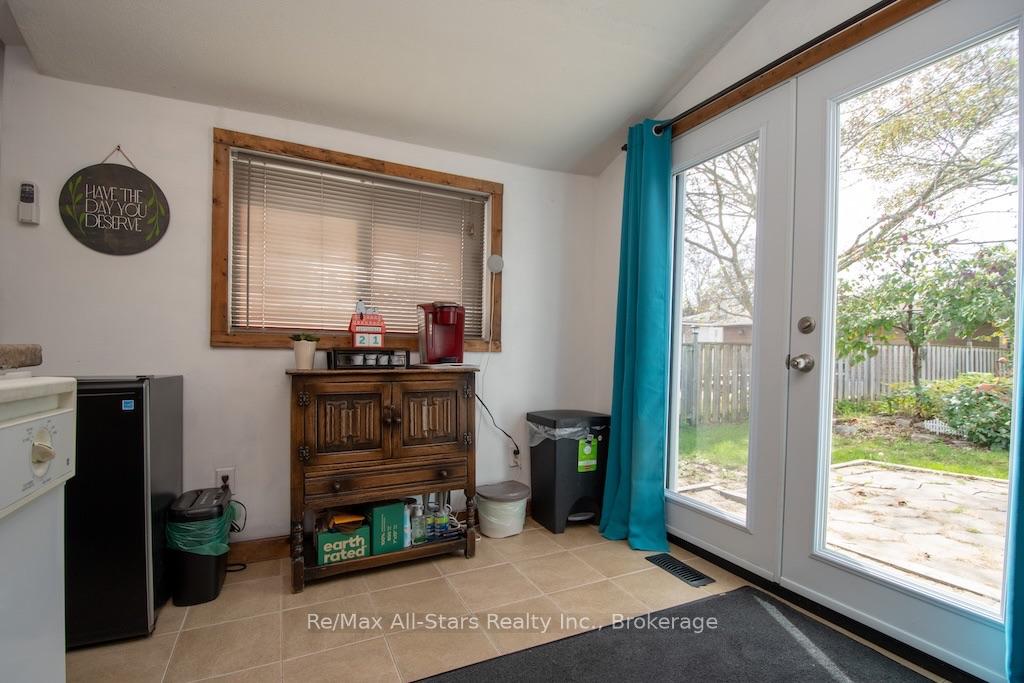 Photo 10 of 23 Wolfe Street, Kawartha Lakes, Lindsay — HOMEH