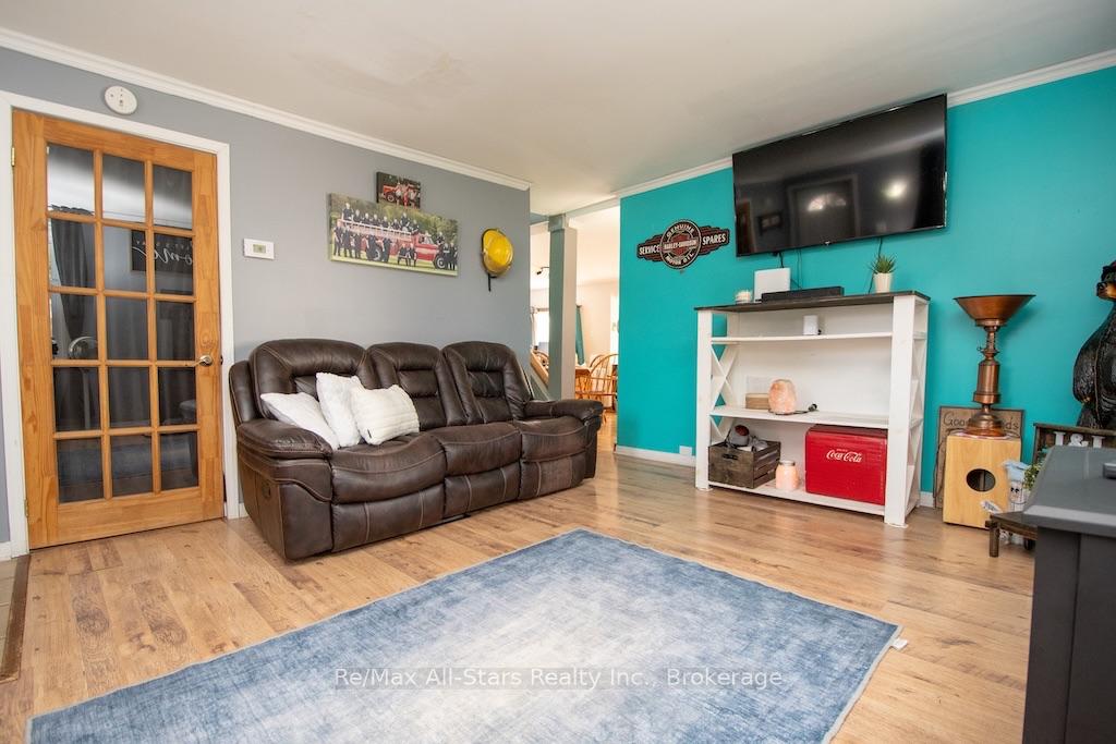 Photo 13 of 23 Wolfe Street, Kawartha Lakes, Lindsay — HOMEH