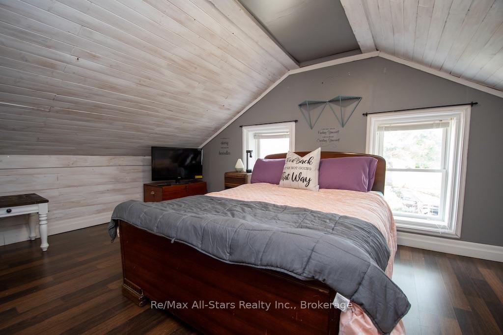 Photo 18 of 23 Wolfe Street, Kawartha Lakes, Lindsay — HOMEH