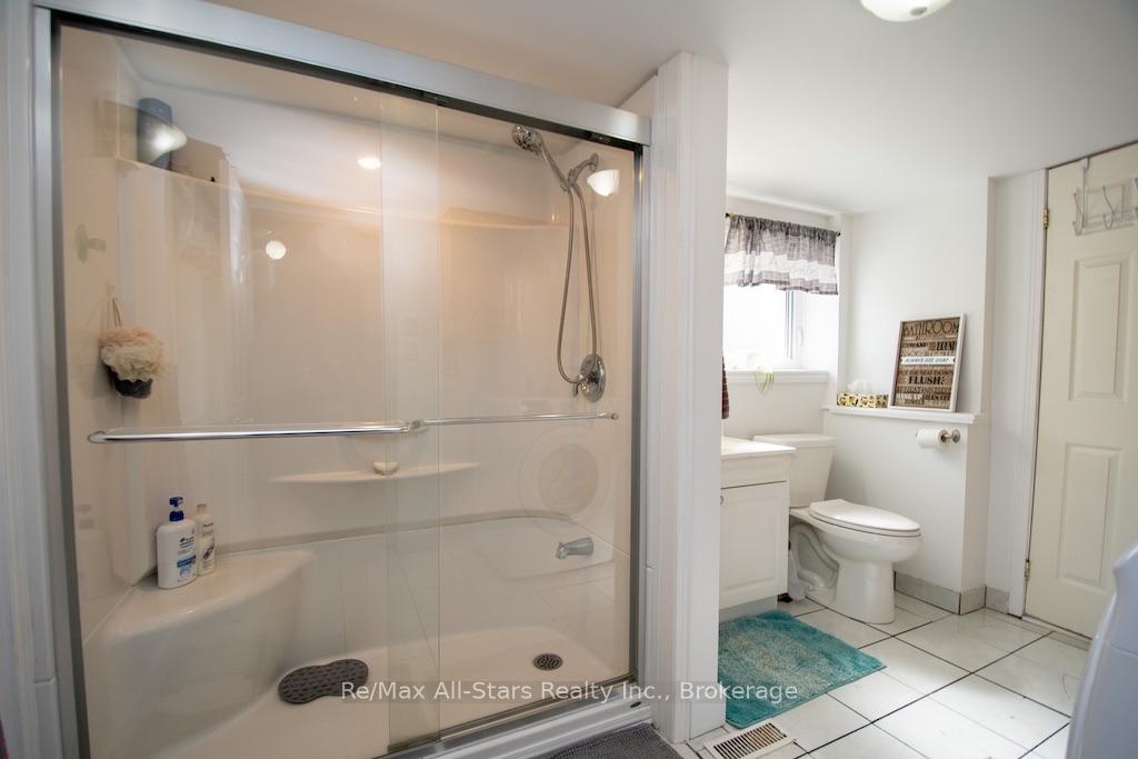 Photo 20 of 23 Wolfe Street, Kawartha Lakes, Lindsay — HOMEH