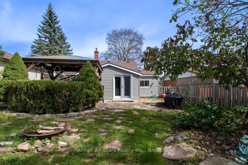 Photo 24 of 23 Wolfe Street, Kawartha Lakes, Lindsay — HOMEH