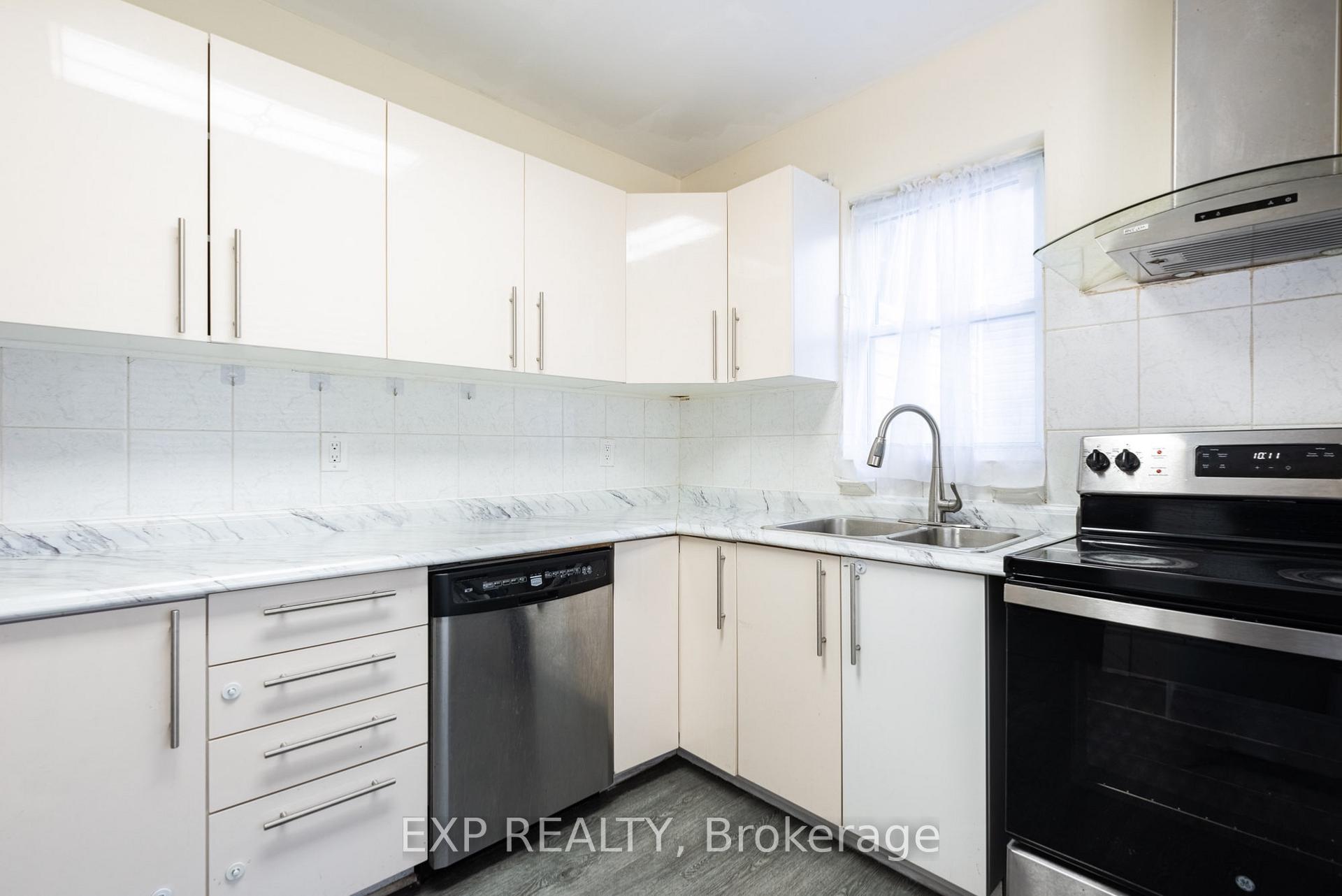 Photo 9 of 4613 Ryerson Crescent, Niagara Falls, Downtown — HOMEH