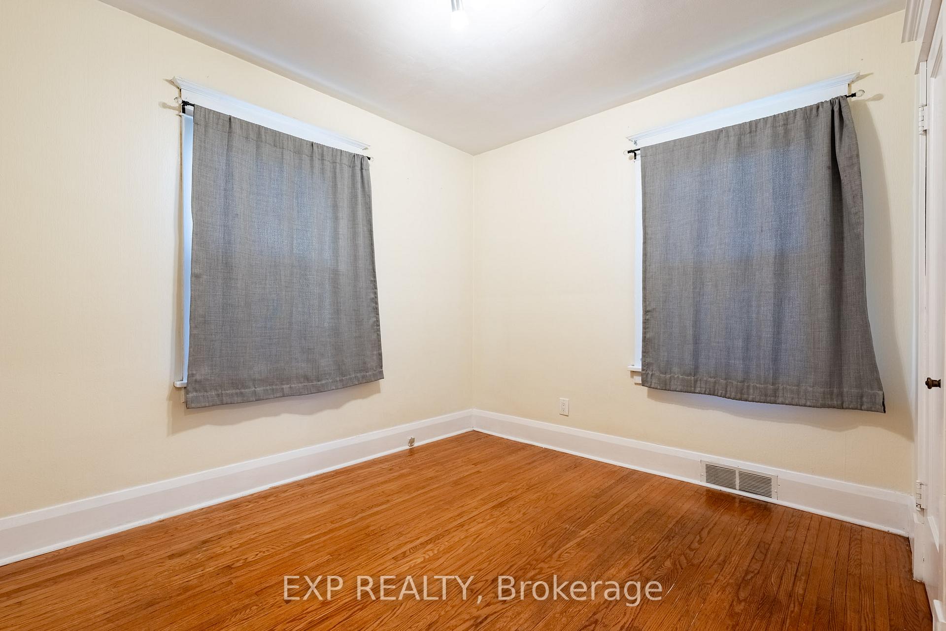 Photo 11 of 4613 Ryerson Crescent, Niagara Falls, Downtown — HOMEH