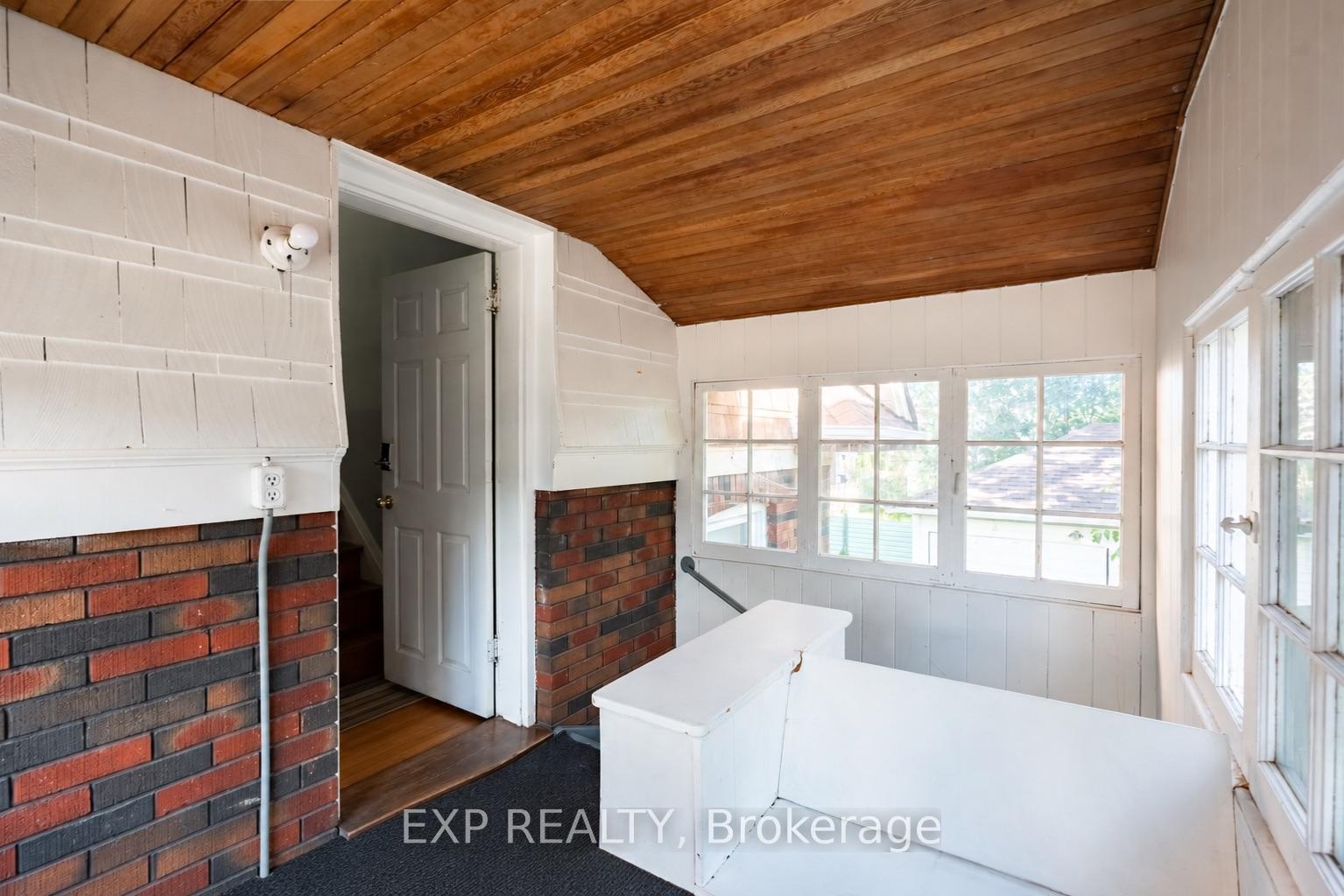 Photo 15 of 4613 Ryerson Crescent, Niagara Falls, Downtown — HOMEH
