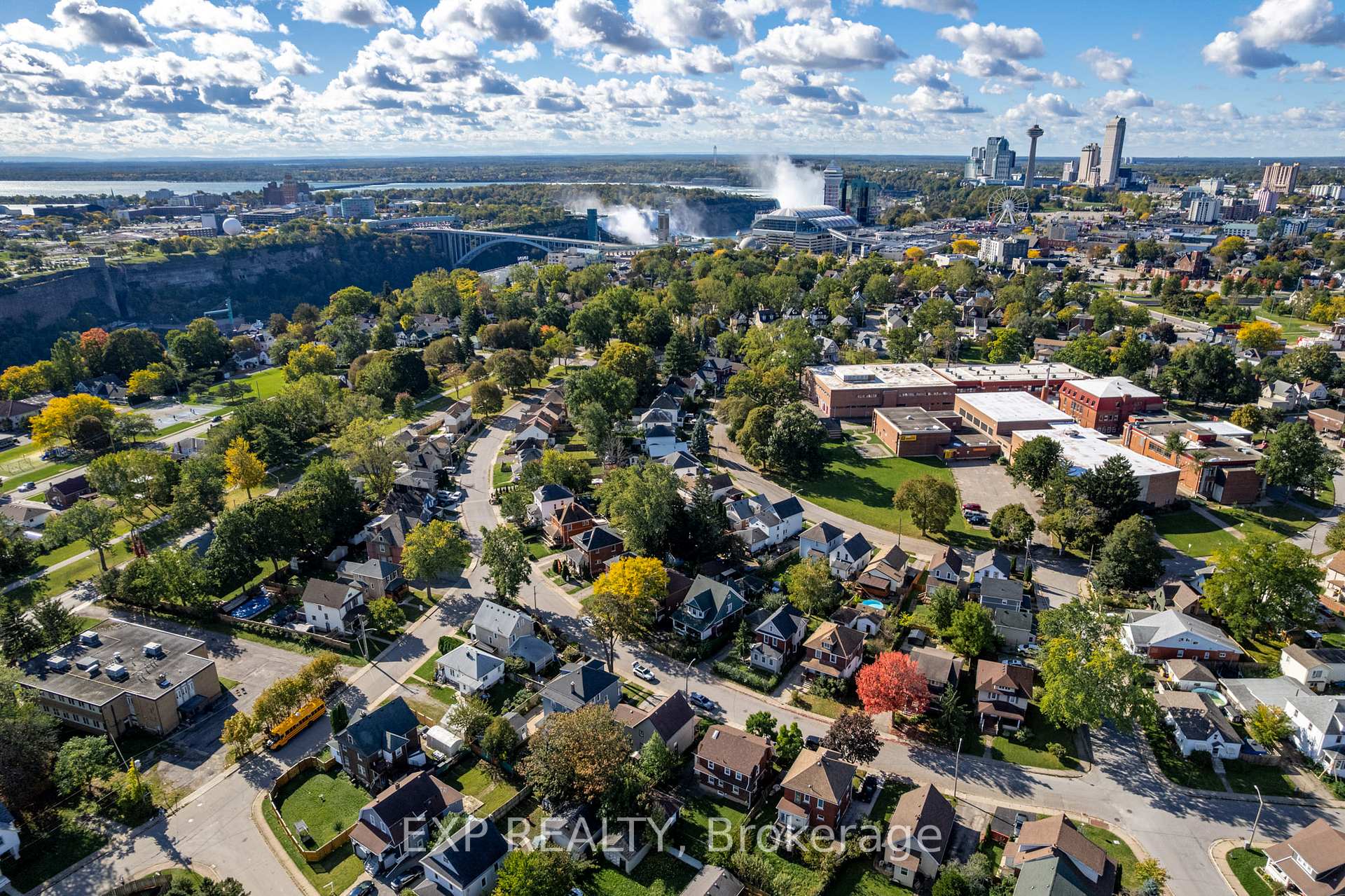 Photo 28 of 4613 Ryerson Crescent, Niagara Falls, Downtown — HOMEH