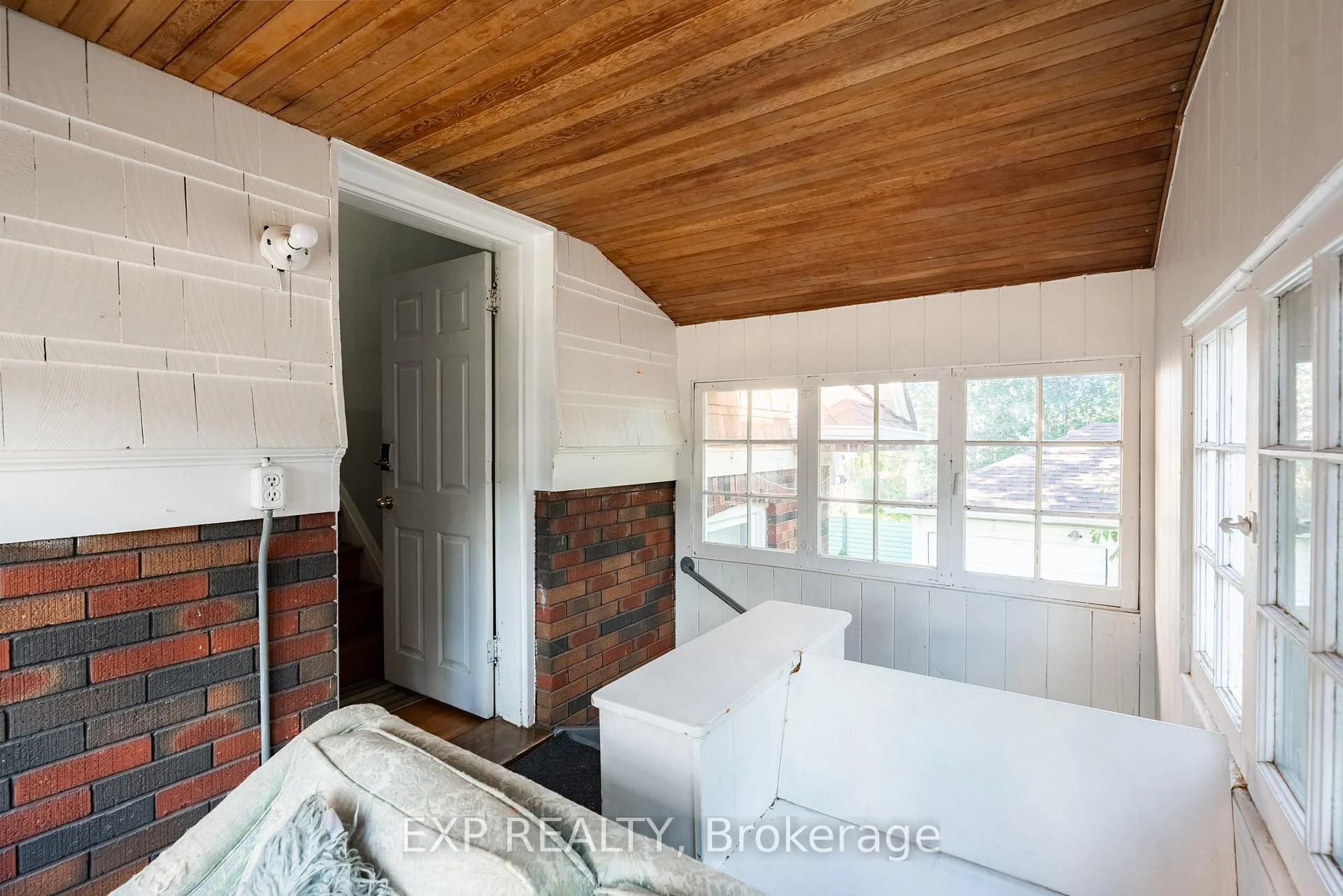 Photo 18 of 4613 Ryerson Crescent, Niagara Falls, Downtown — HOMEH