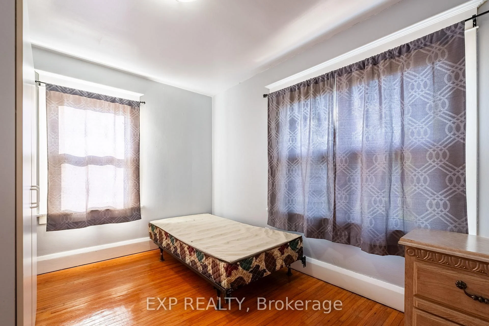 Photo 22 of 4613 Ryerson Crescent, Niagara Falls, Downtown — HOMEH