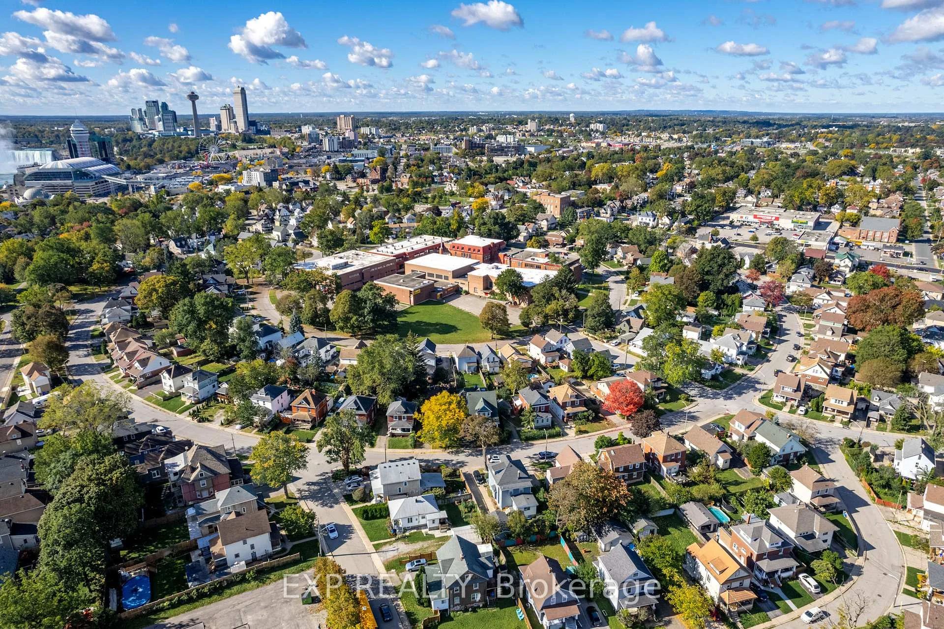 Photo 33 of 4613 Ryerson Crescent, Niagara Falls, Downtown — HOMEH