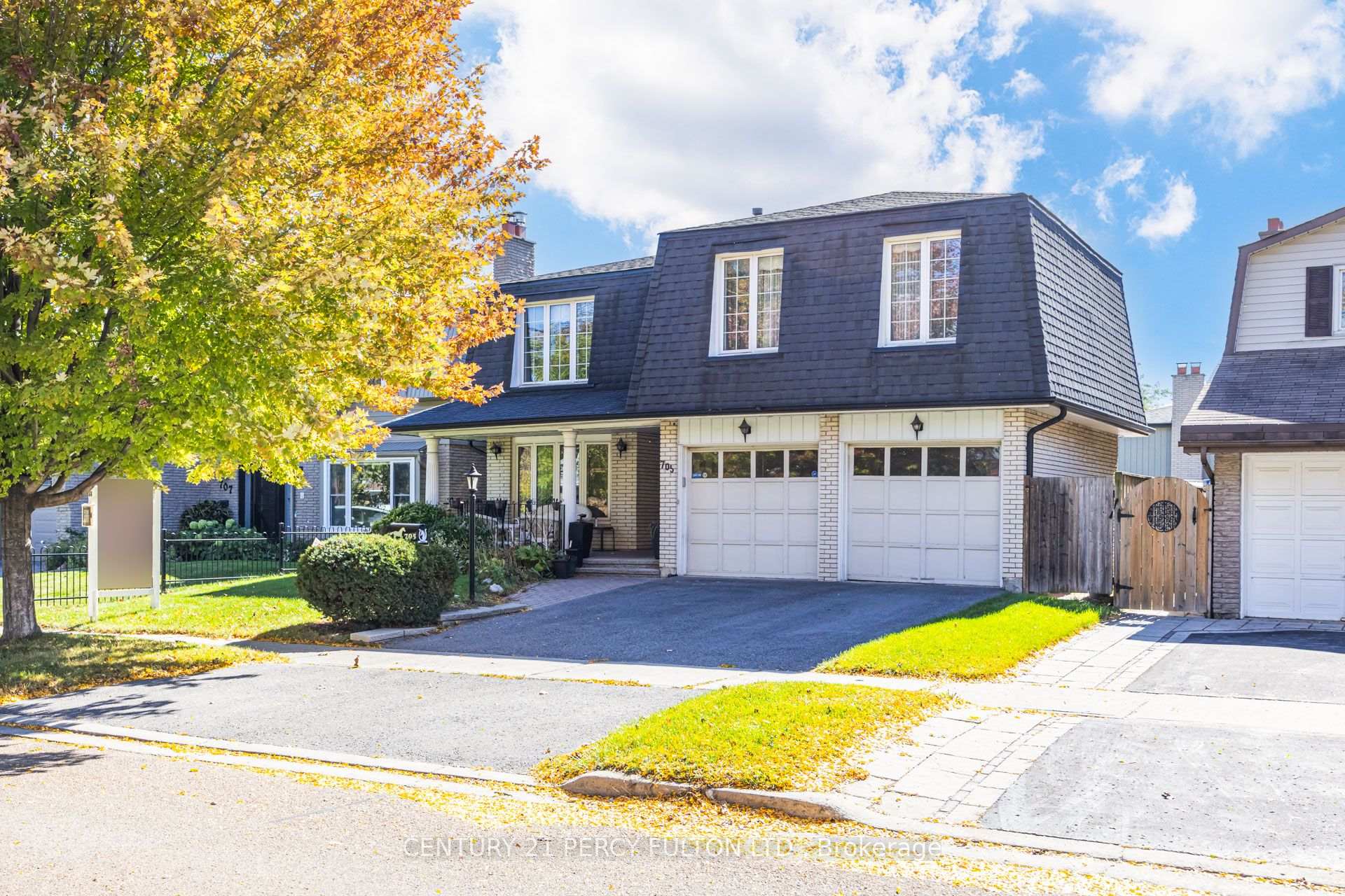 Photo 2 of 705 Edgewood Road, Pickering, Amberlea — HOMEH