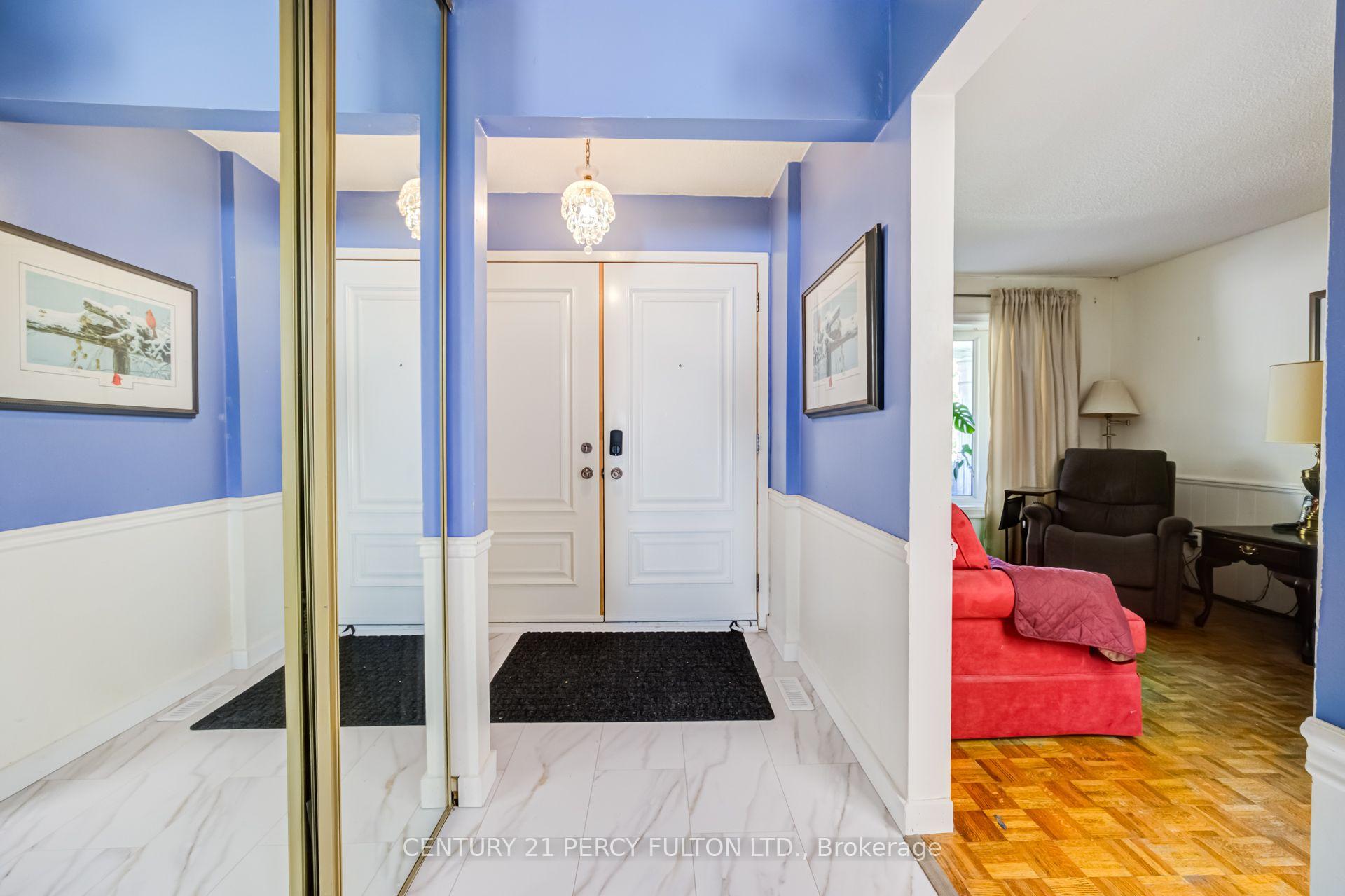 Photo 4 of 705 Edgewood Road, Pickering, Amberlea — HOMEH