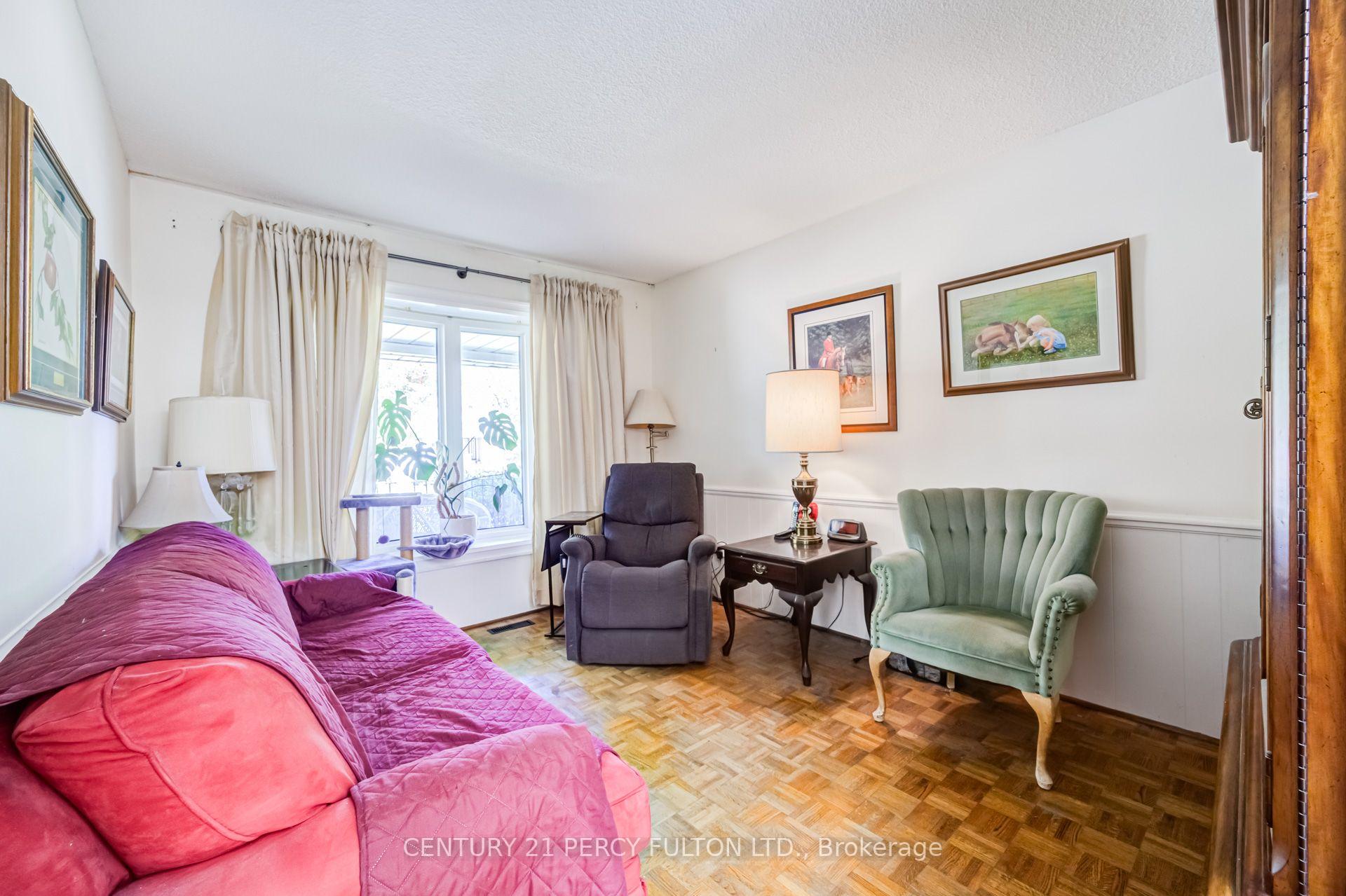 Photo 5 of 705 Edgewood Road, Pickering, Amberlea — HOMEH