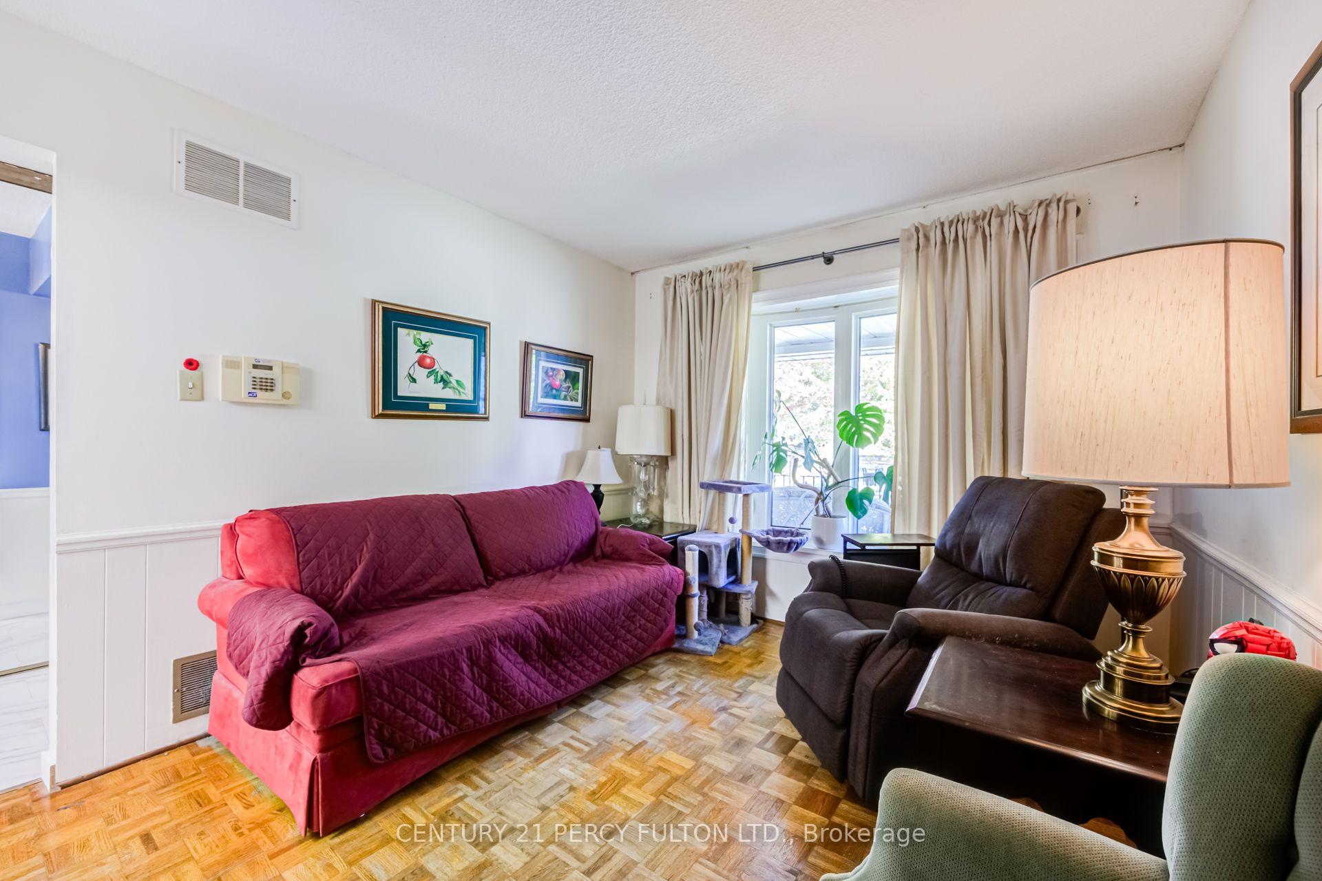 Photo 6 of 705 Edgewood Road, Pickering, Amberlea — HOMEH
