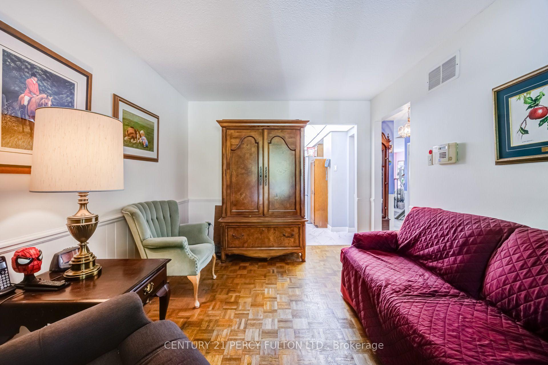 Photo 7 of 705 Edgewood Road, Pickering, Amberlea — HOMEH