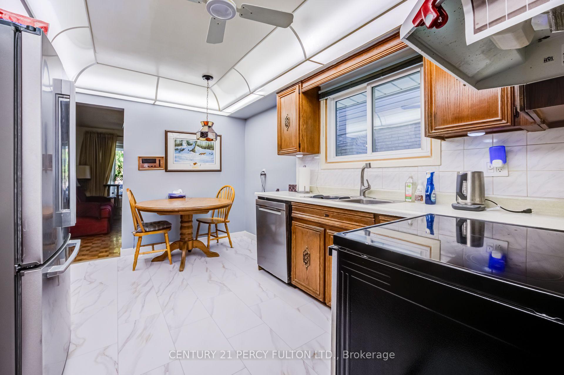 Photo 11 of 705 Edgewood Road, Pickering, Amberlea — HOMEH