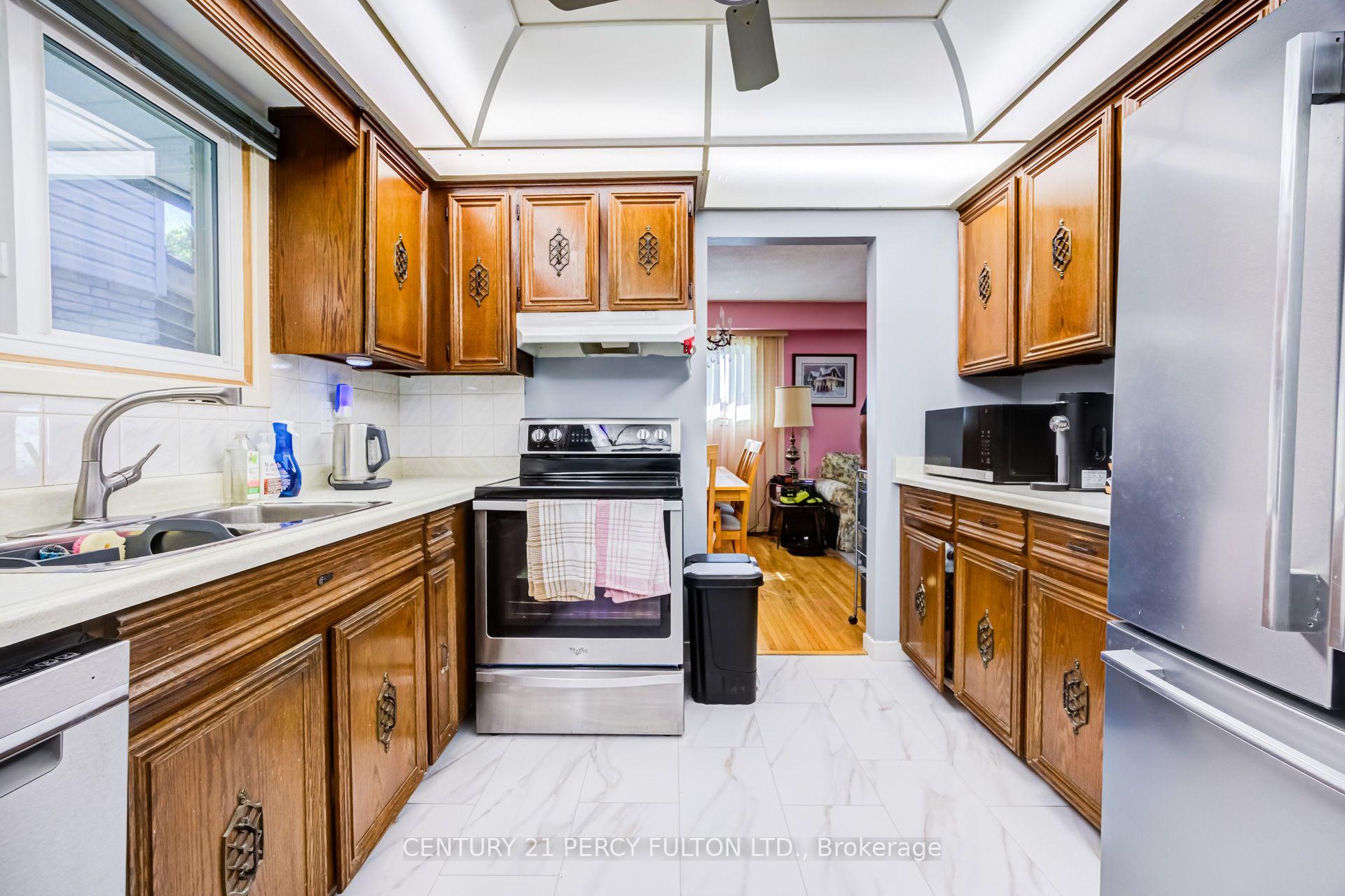 Photo 12 of 705 Edgewood Road, Pickering, Amberlea — HOMEH