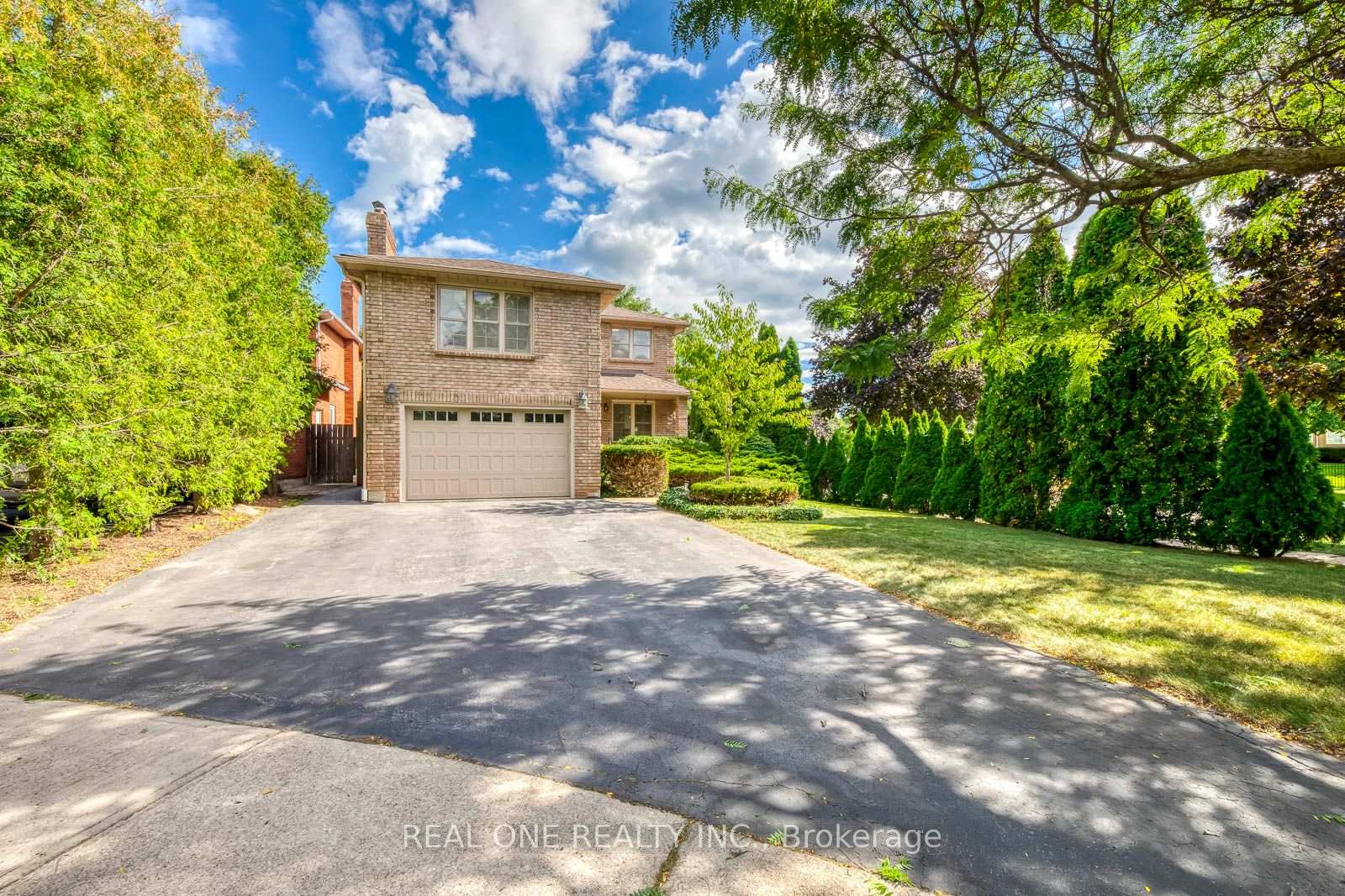 Front of 1384 Bramblewood Green