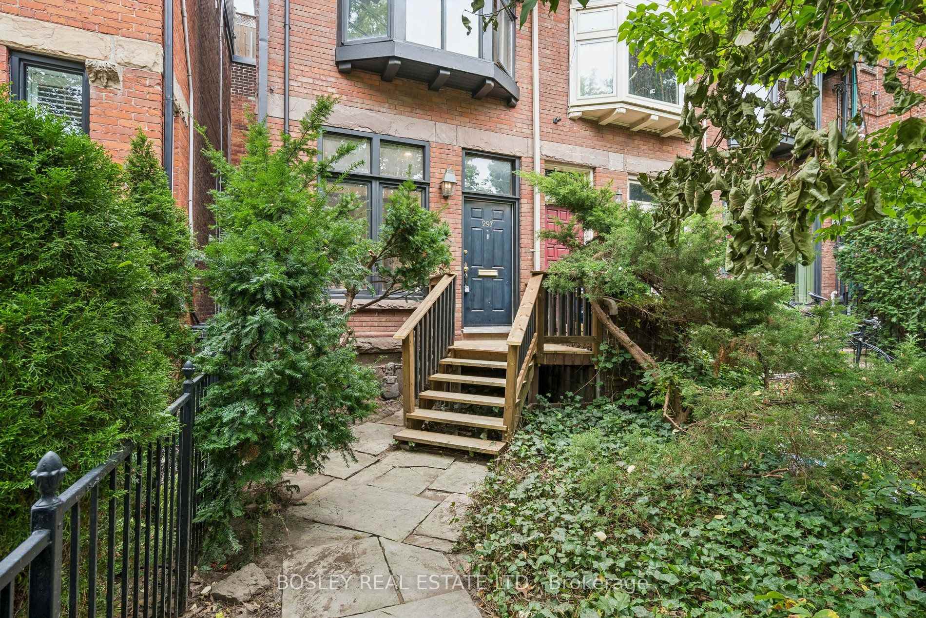 Photo 2 of Unit Upper, 297 Sumach Street, Toronto, Cabbagetown-South St. James Town — HOMEH