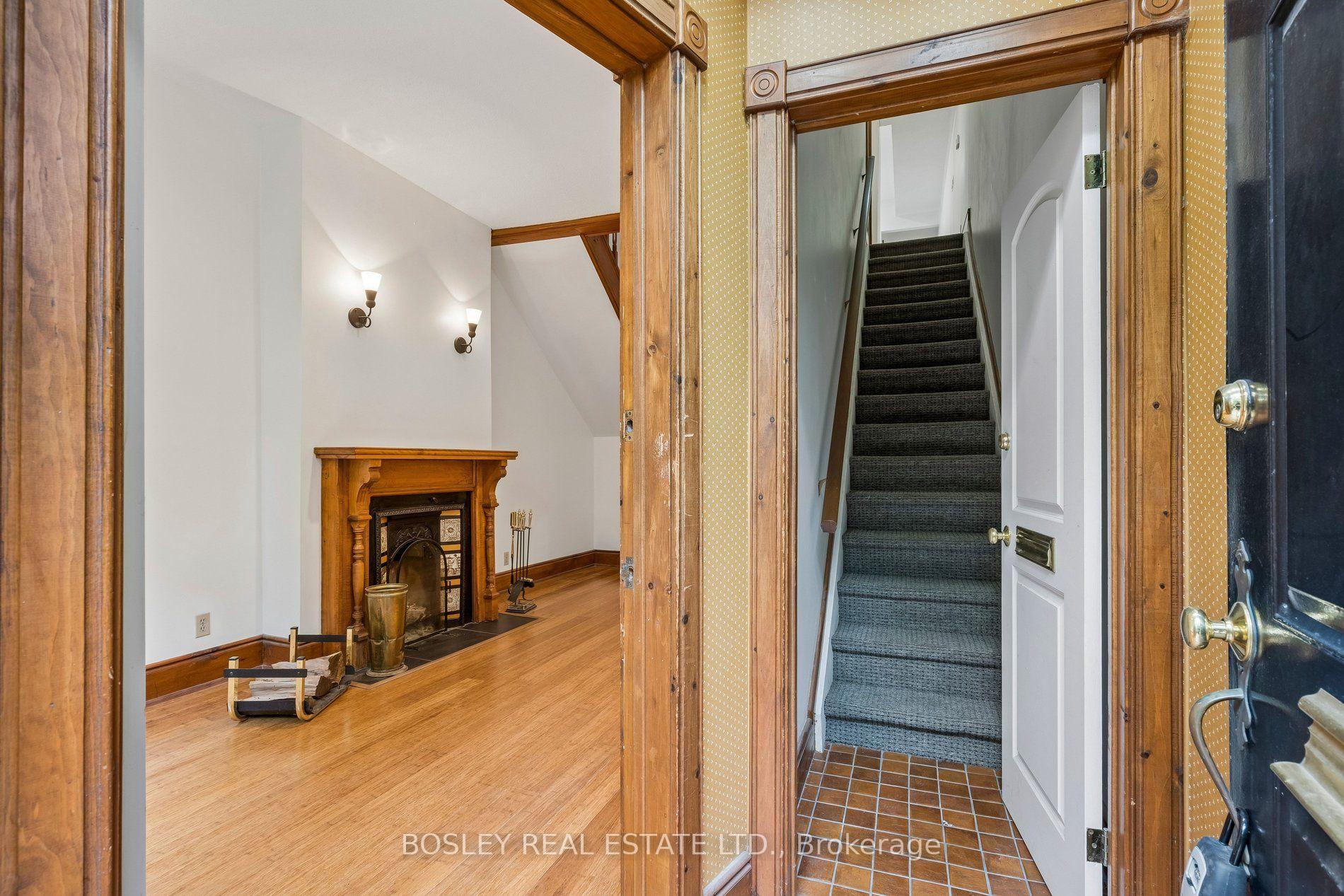 Photo 3 of Unit Upper, 297 Sumach Street, Toronto, Cabbagetown-South St. James Town — HOMEH