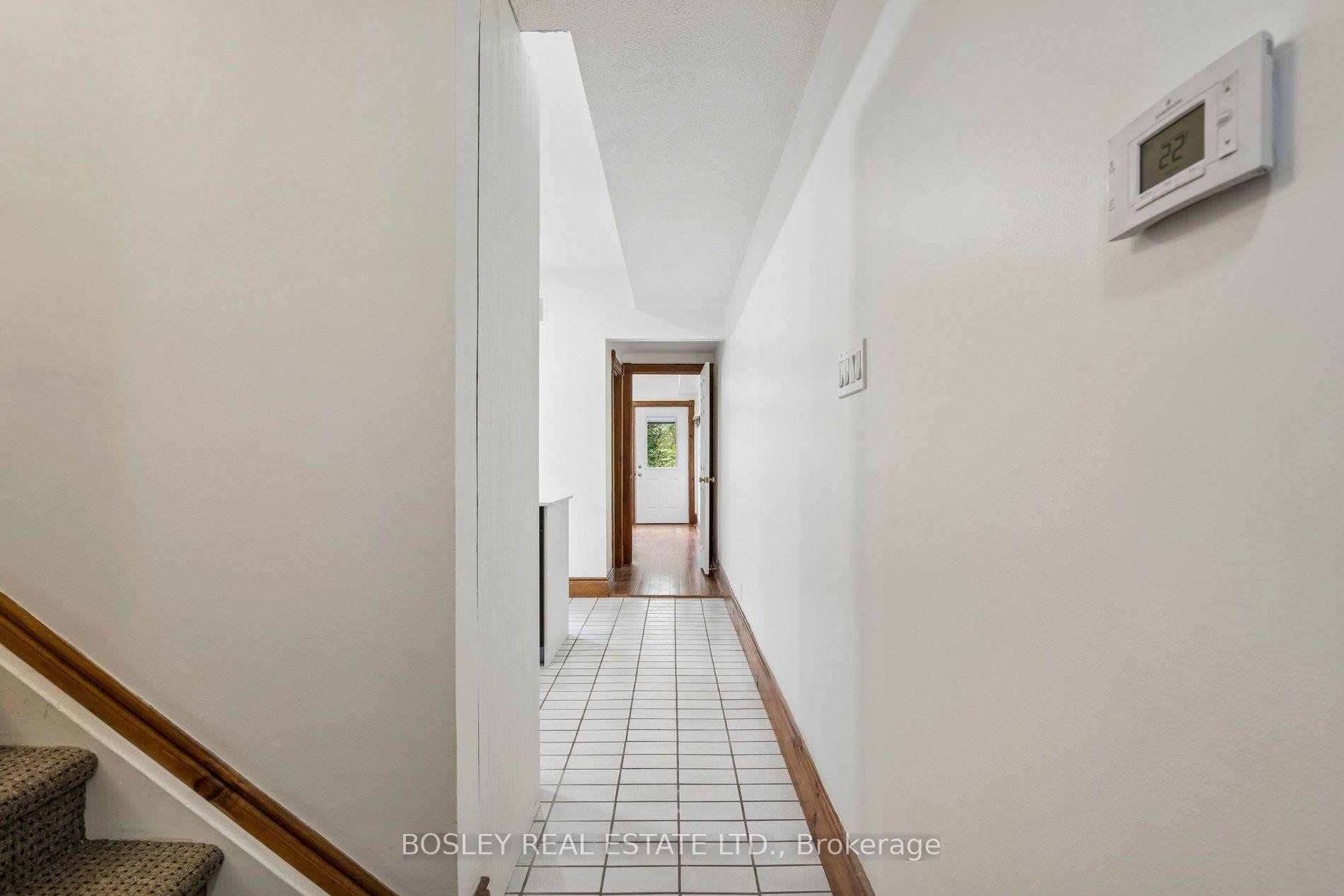 Photo 4 of Unit Upper, 297 Sumach Street, Toronto, Cabbagetown-South St. James Town — HOMEH