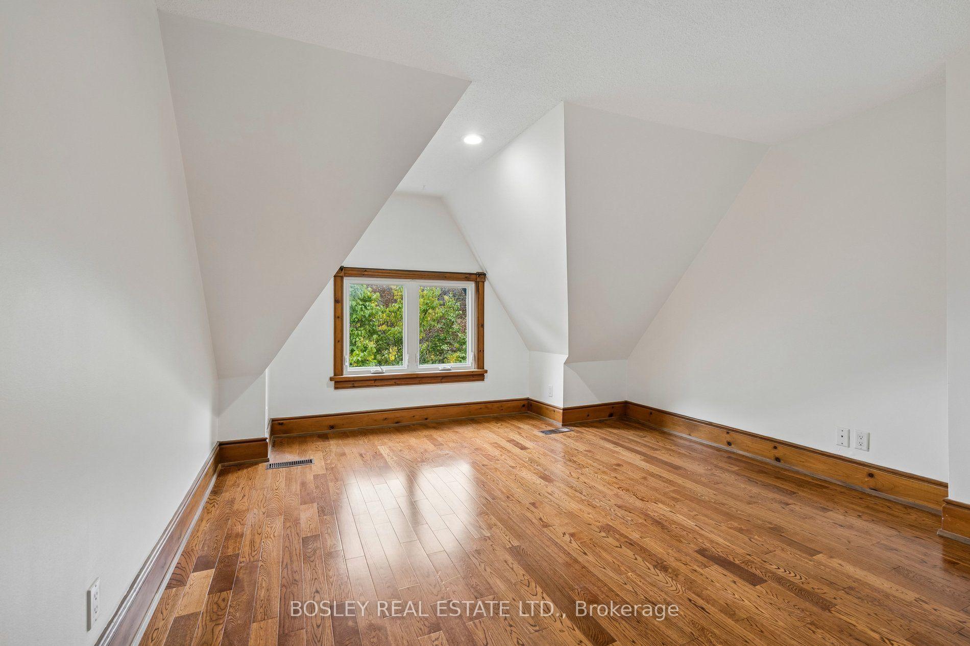 Photo 14 of Unit Upper, 297 Sumach Street, Toronto, Cabbagetown-South St. James Town — HOMEH