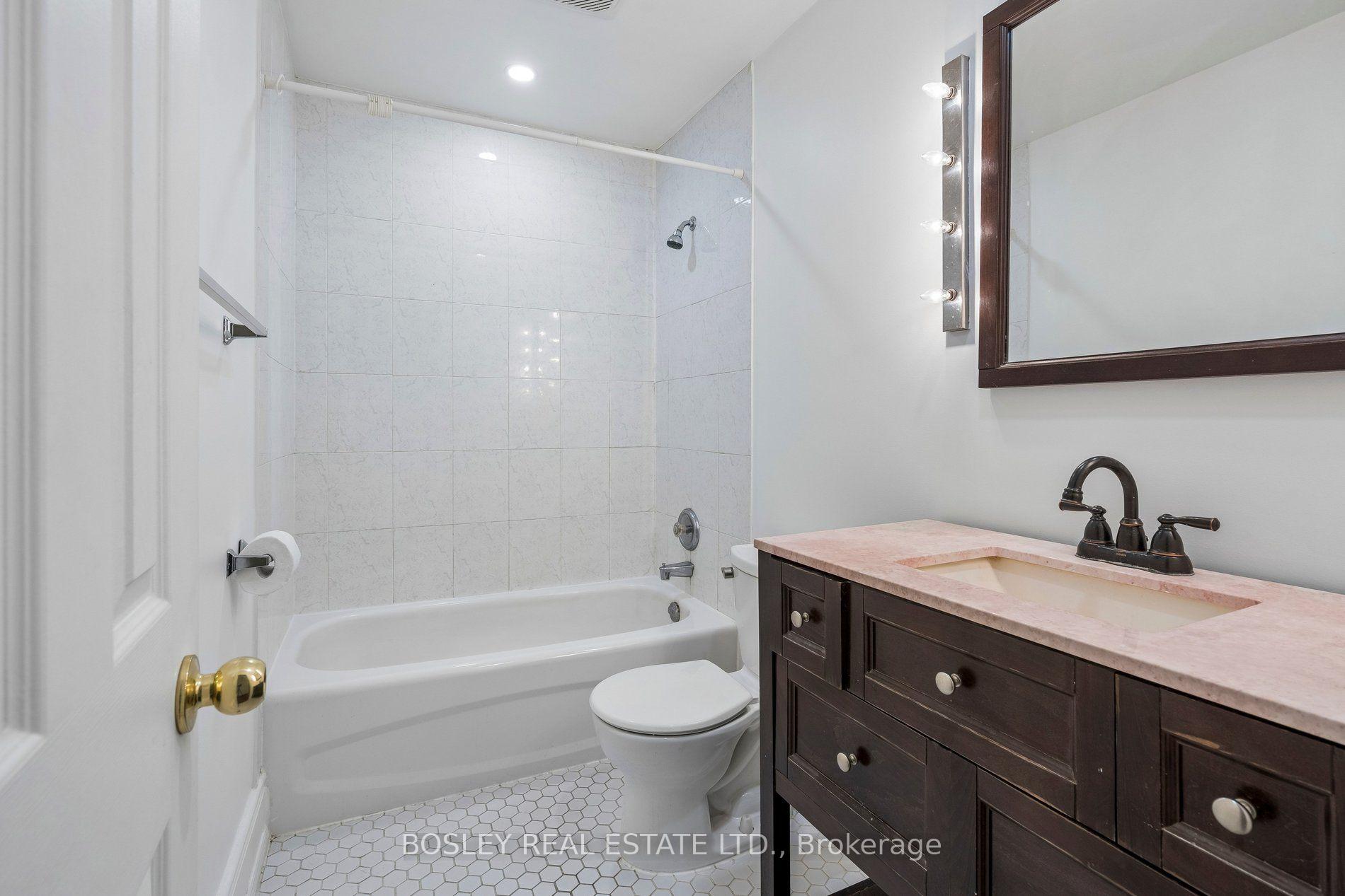 Photo 20 of Unit Upper, 297 Sumach Street, Toronto, Cabbagetown-South St. James Town — HOMEH