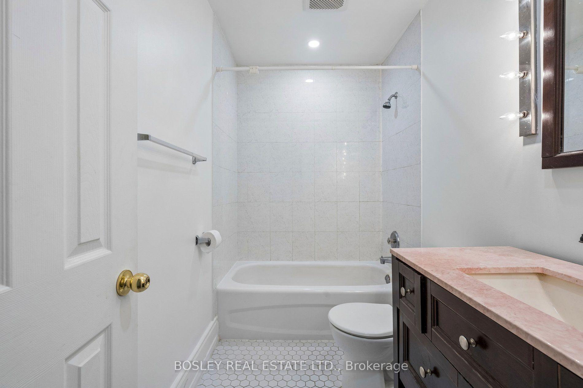Photo 21 of Unit Upper, 297 Sumach Street, Toronto, Cabbagetown-South St. James Town — HOMEH