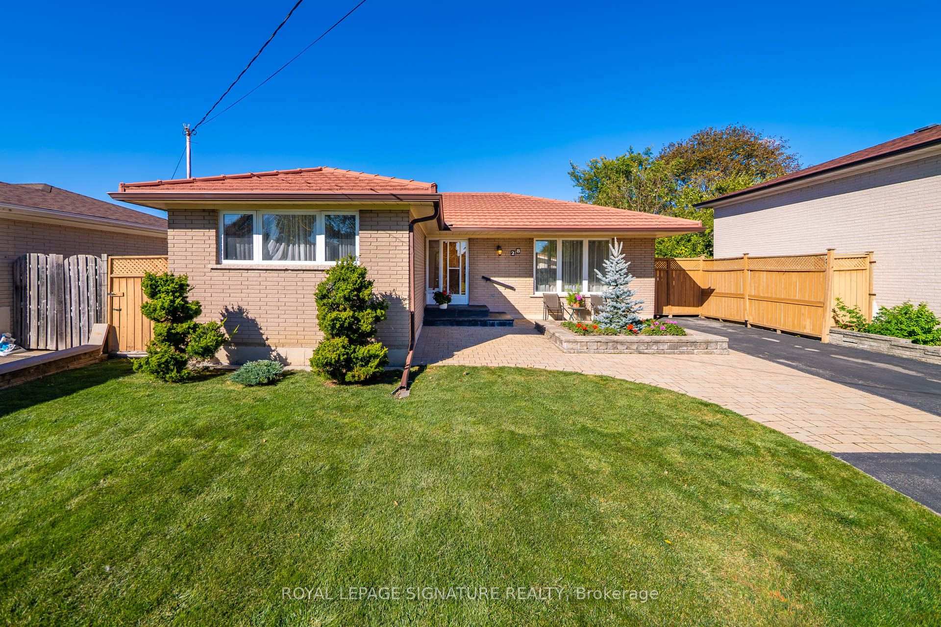 Photo of 28 Candlewood Crescent