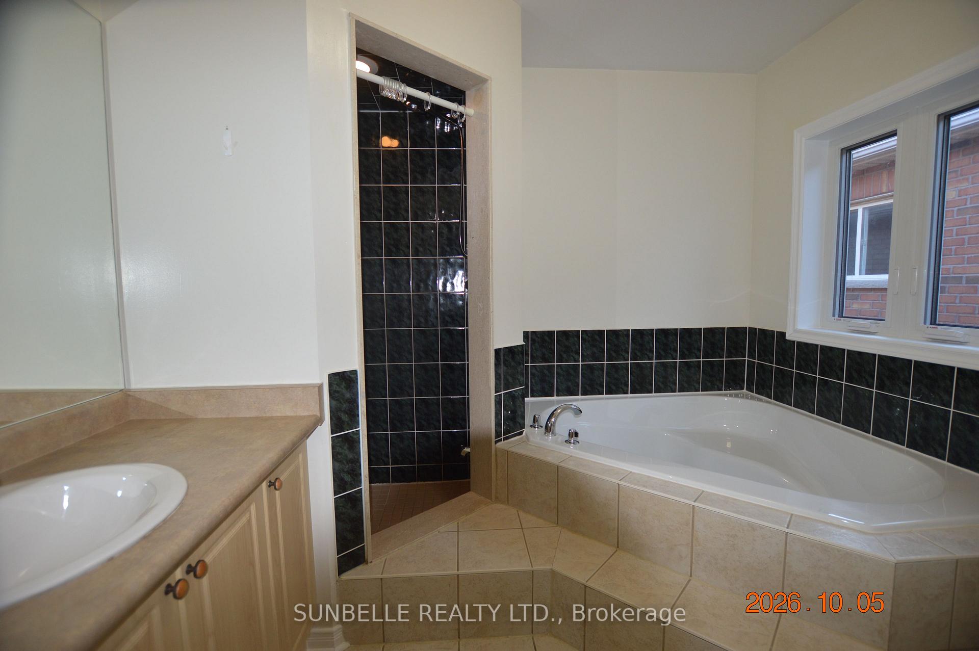Photo 17 of 5709 Volpe Avenue, Mississauga, East Credit — HOMEH