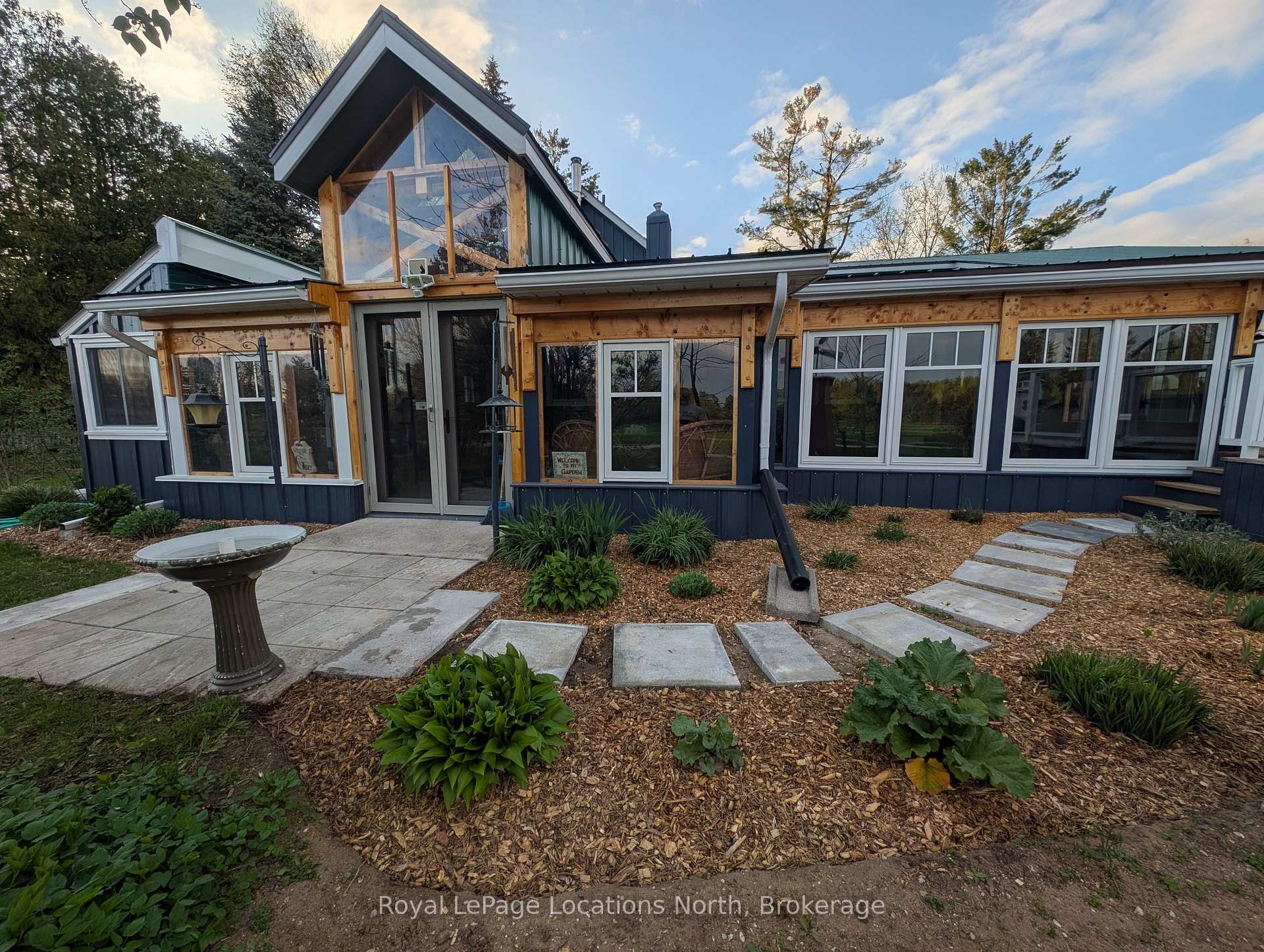Photo 2 of 236 Phillips Street, Clearview, Stayner — HOMEH