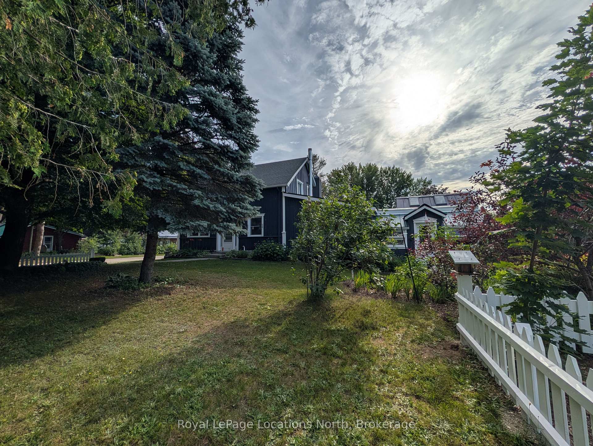 Photo 3 of 236 Phillips Street, Clearview, Stayner — HOMEH
