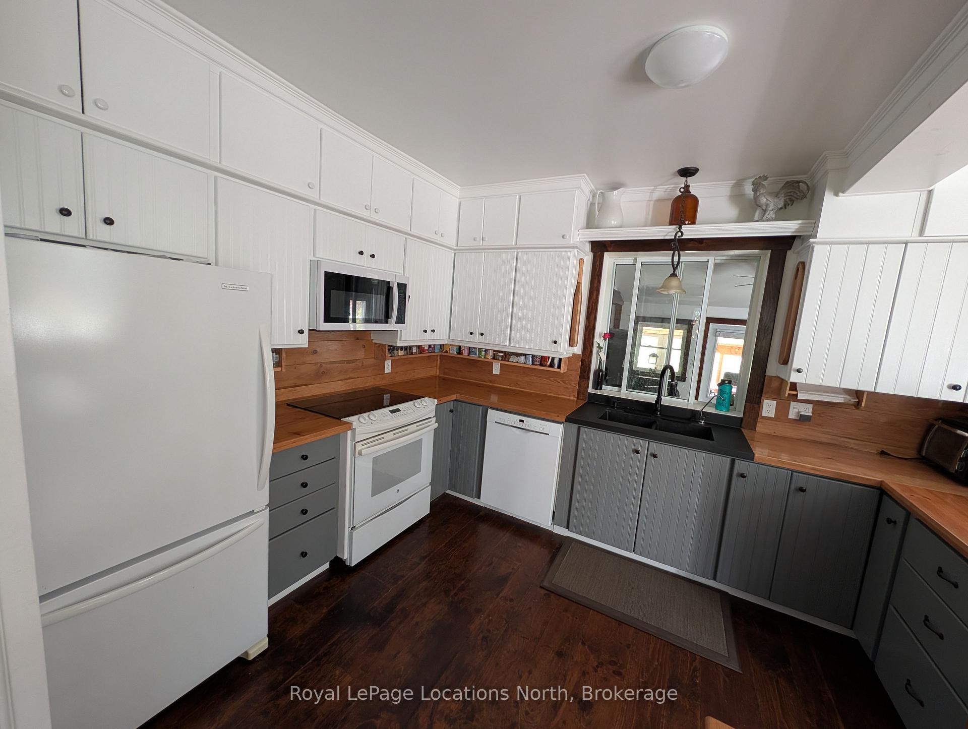Photo 8 of 236 Phillips Street, Clearview, Stayner — HOMEH