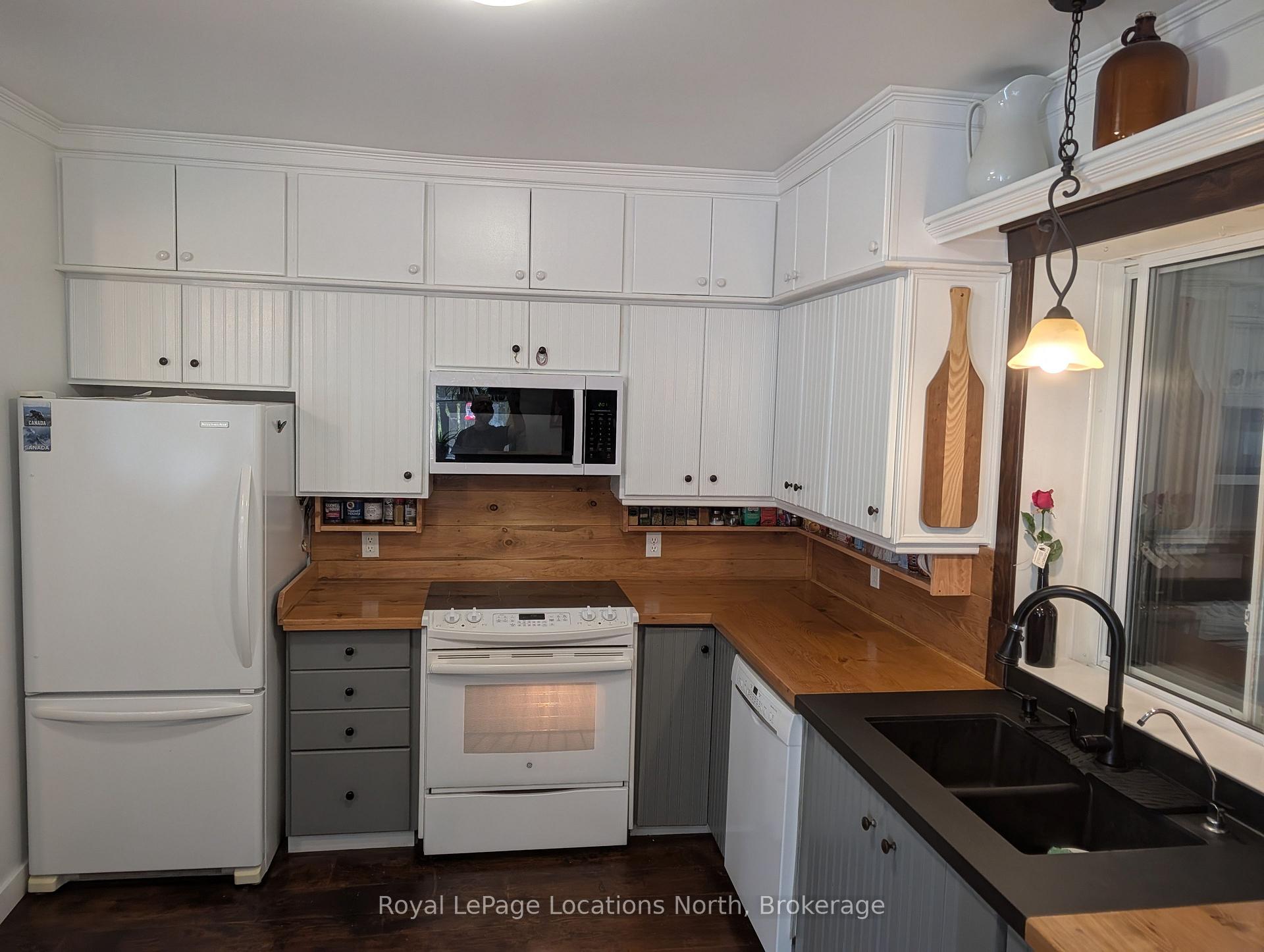 Photo 11 of 236 Phillips Street, Clearview, Stayner — HOMEH