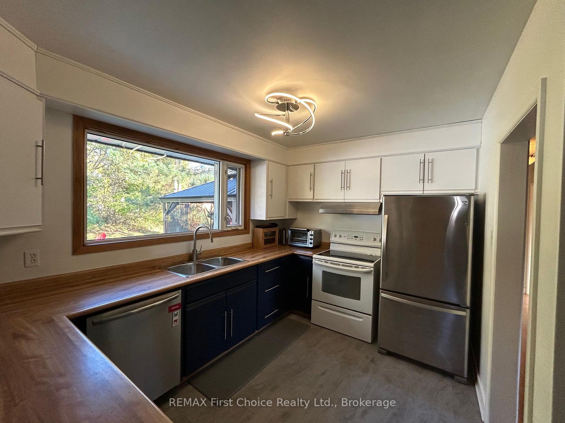 Photo 8 of 176 Crescent Avenue, Thunder Bay, Grandview — HOMEH