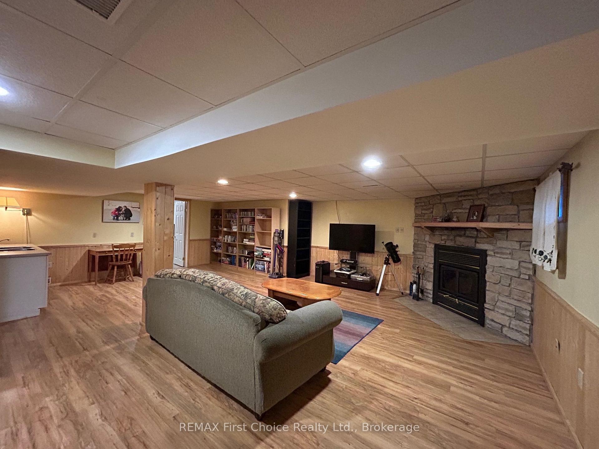 Photo 17 of 176 Crescent Avenue, Thunder Bay, Grandview — HOMEH