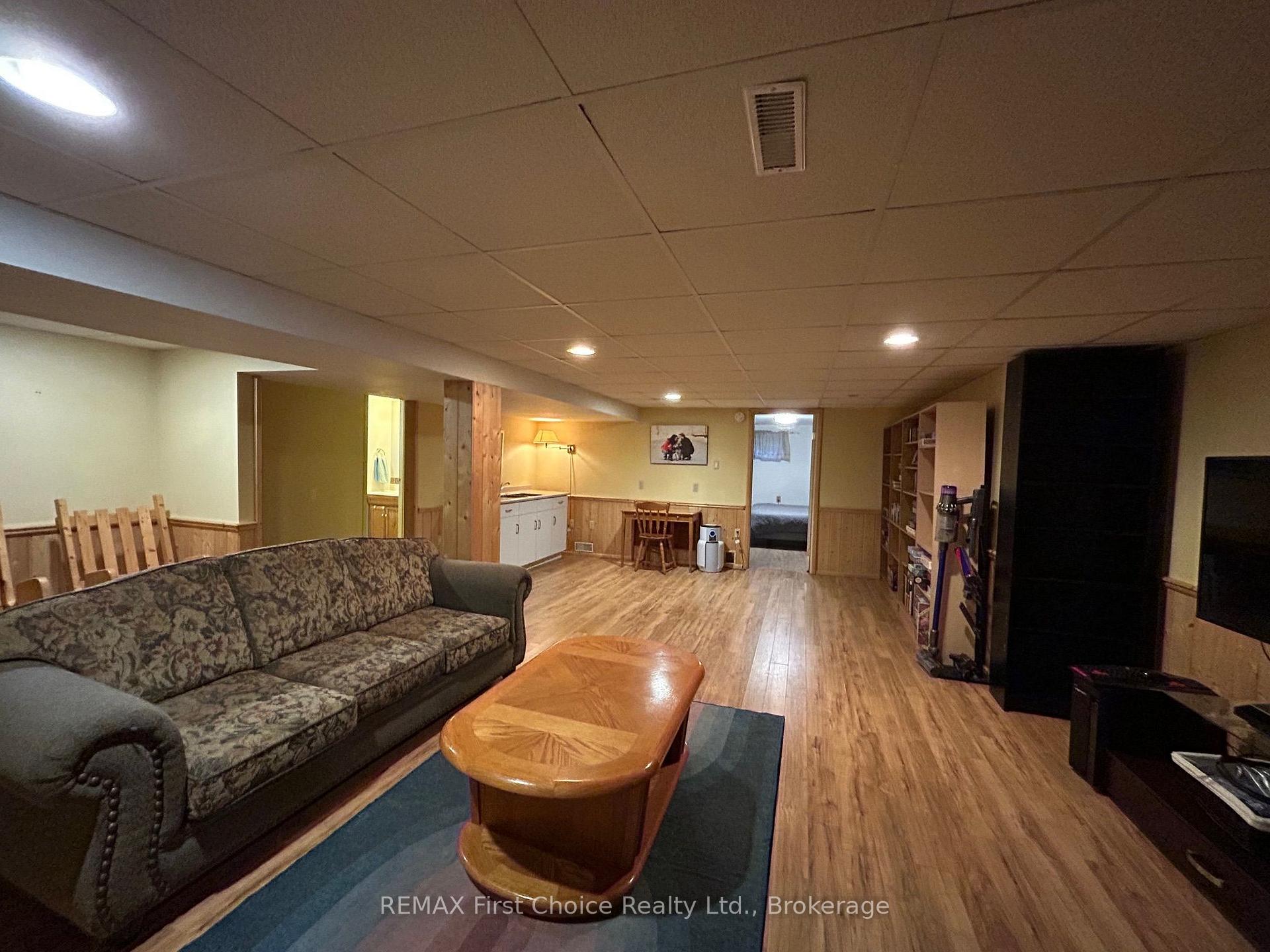 Photo 18 of 176 Crescent Avenue, Thunder Bay, Grandview — HOMEH