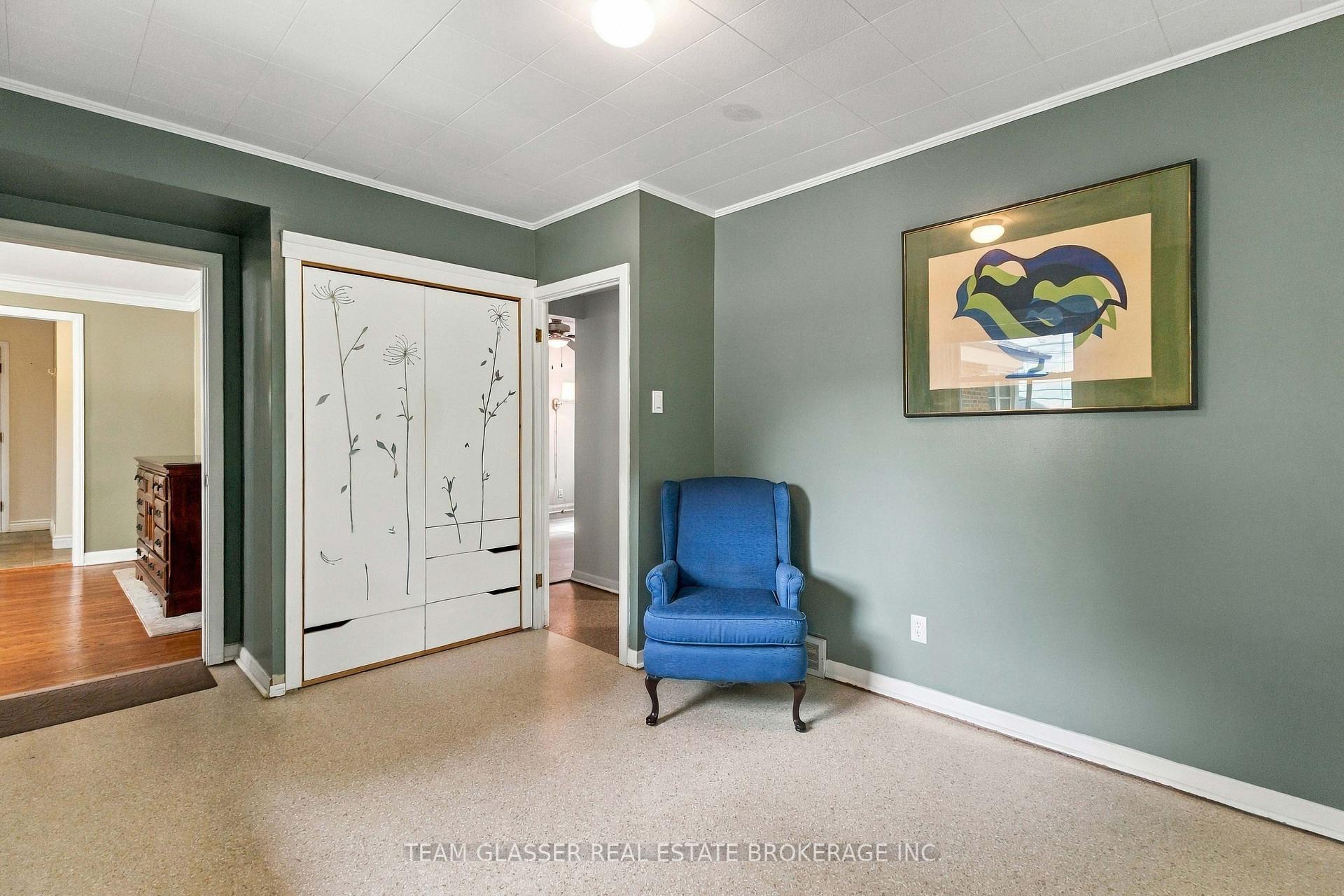 Photo 17 of 36 Braemar Crescent, London, North N — HOMEH