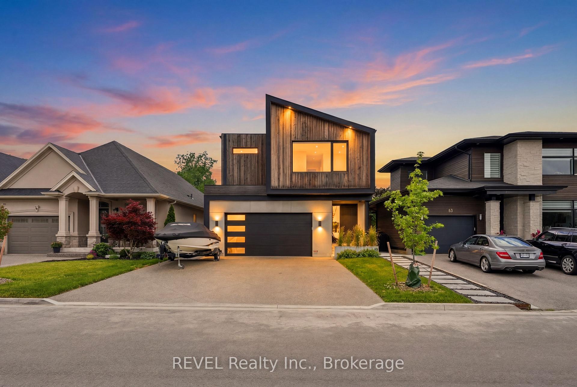 Photo of 81 Mackenzie King Avenue