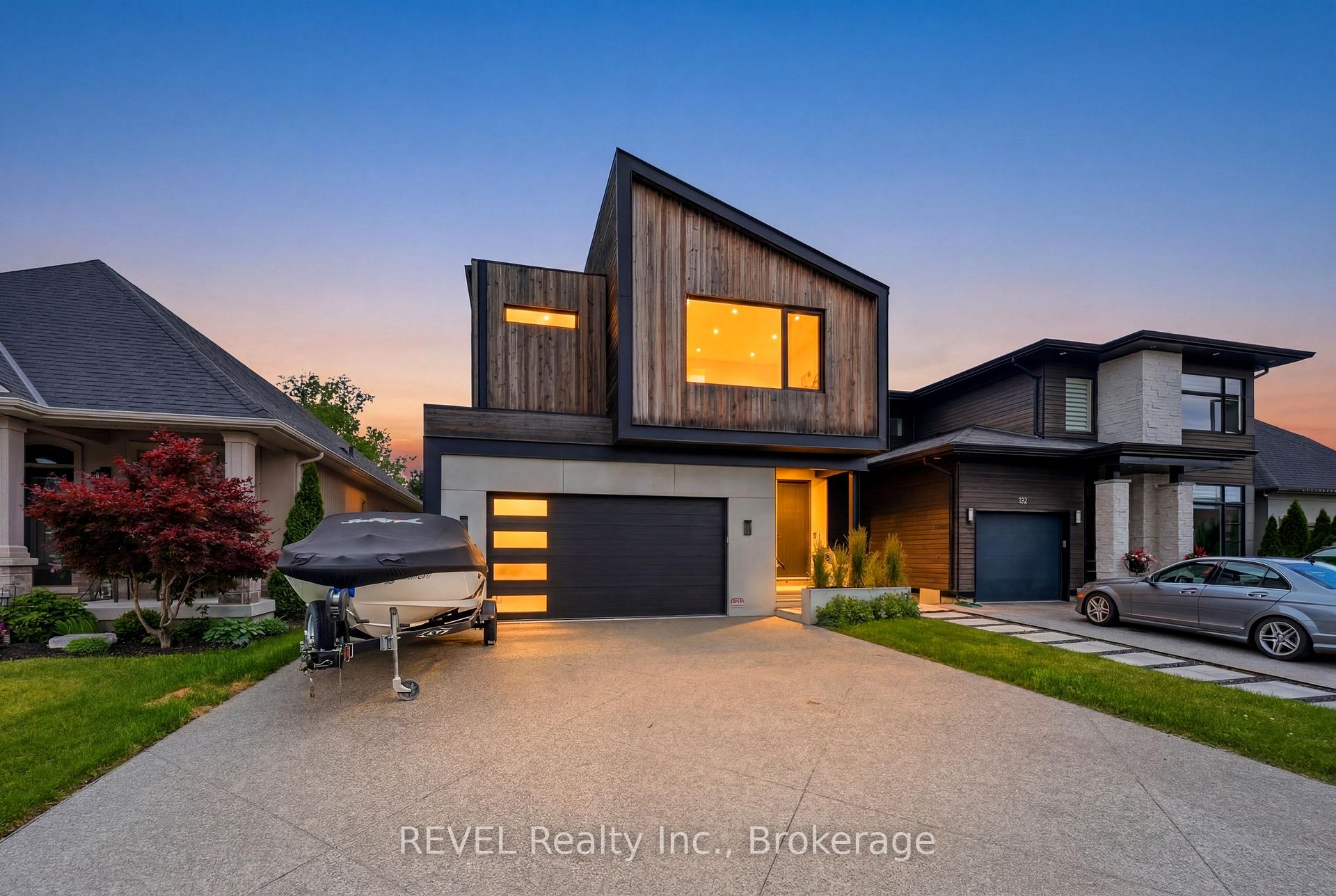 Photo 2 of 81 Mackenzie King Avenue, St. Catharines, Secord Woods — HOMEH