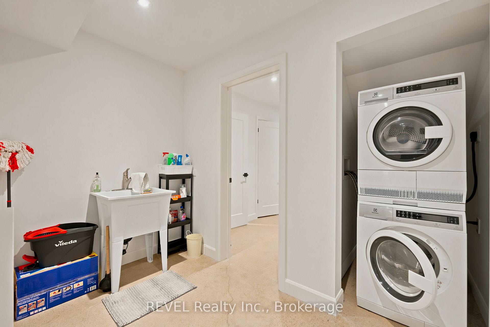 Photo 44 of 81 Mackenzie King Avenue, St. Catharines, Secord Woods — HOMEH