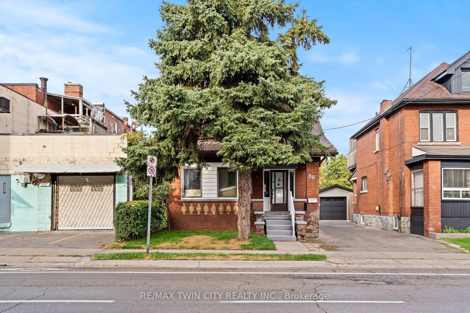 Photo 2 of 88 Gage Avenue S, Hamilton, Stipley — HOMEH