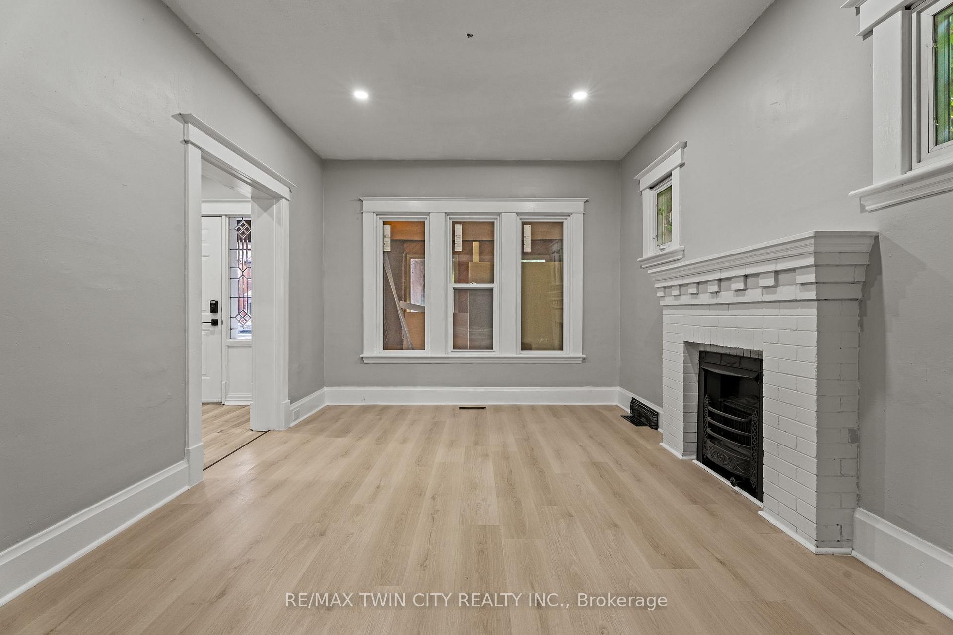 Photo 9 of 88 Gage Avenue S, Hamilton, Stipley — HOMEH