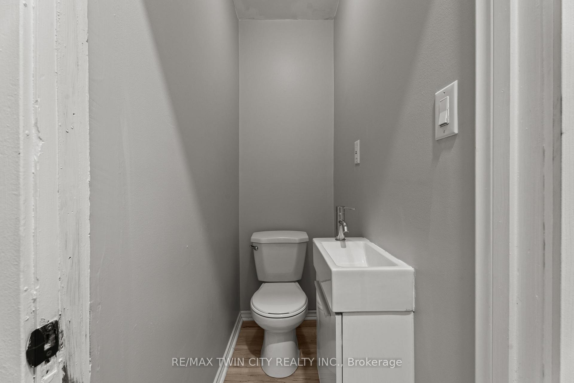 Photo 16 of 88 Gage Avenue S, Hamilton, Stipley — HOMEH