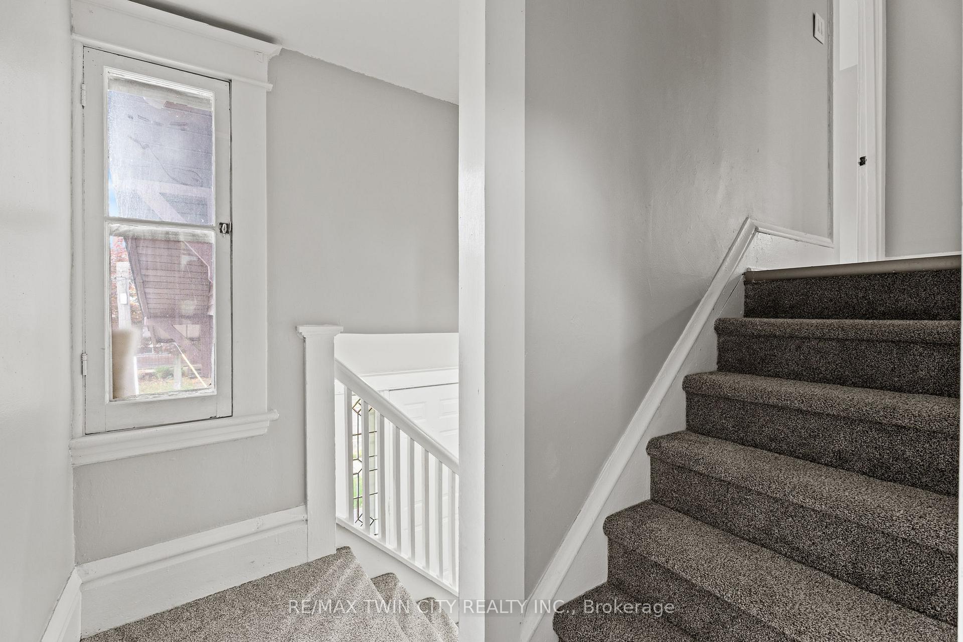 Photo 17 of 88 Gage Avenue S, Hamilton, Stipley — HOMEH