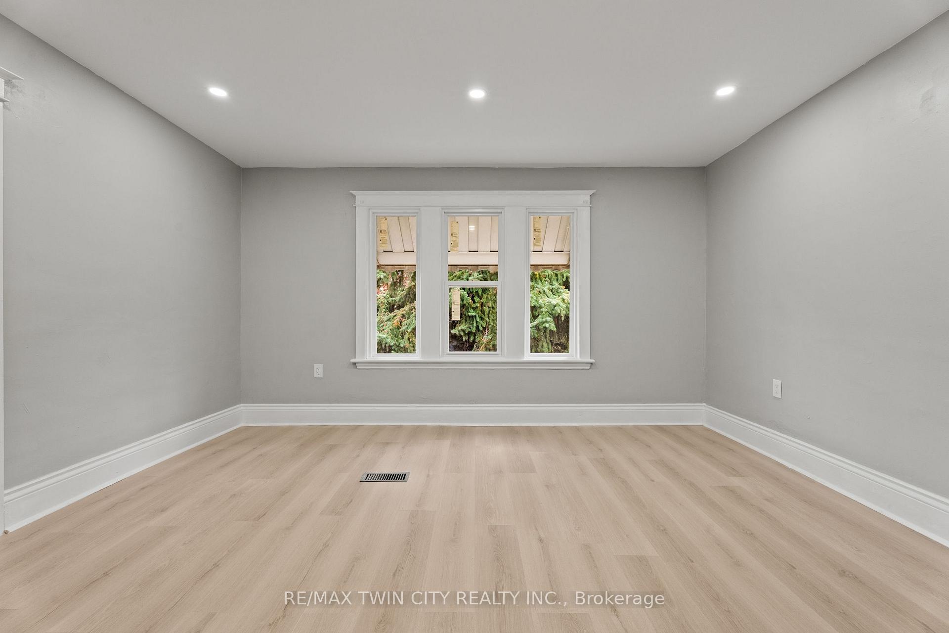 Photo 20 of 88 Gage Avenue S, Hamilton, Stipley — HOMEH